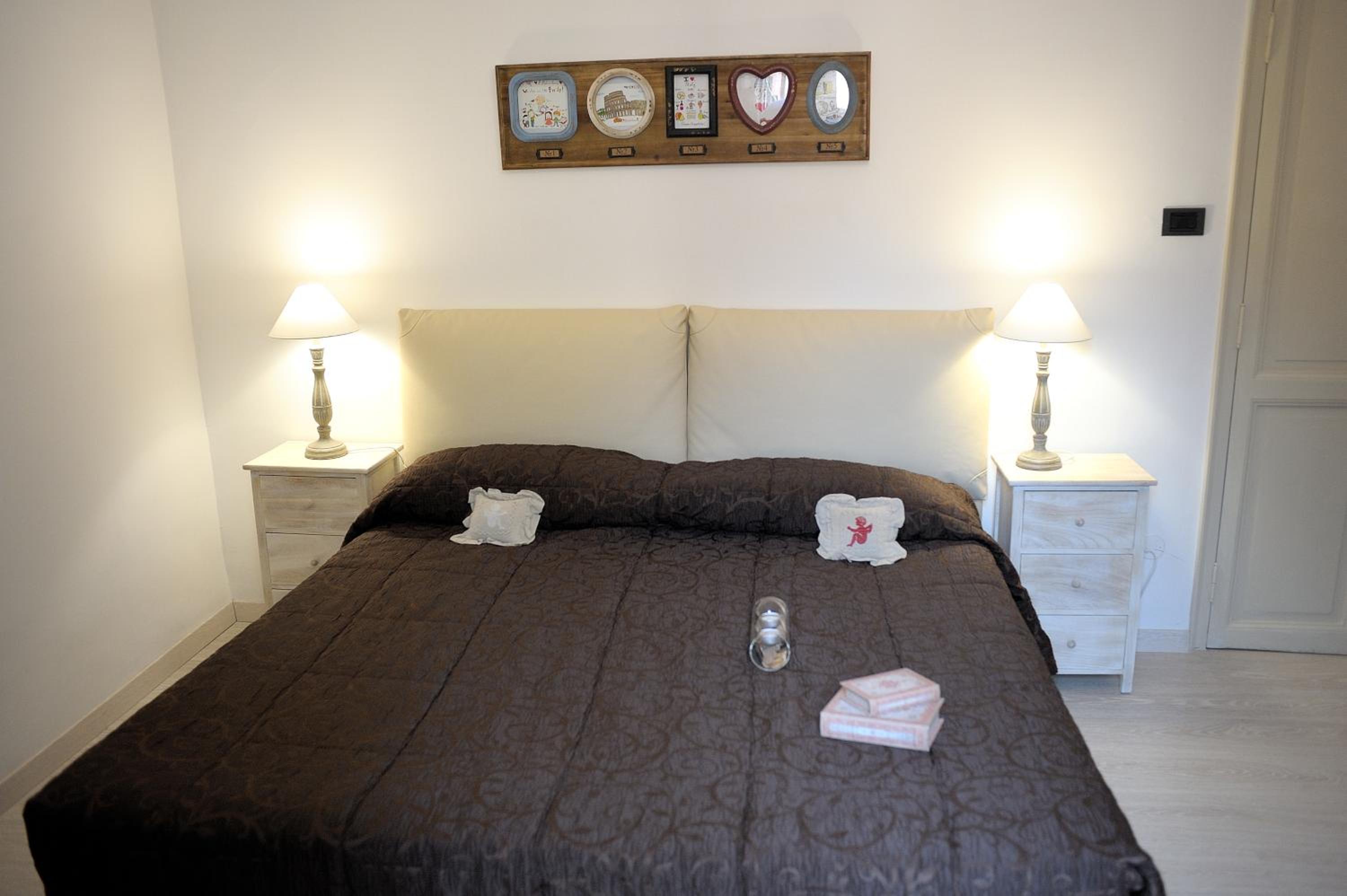 Double Room with Private Bathroom photo 1