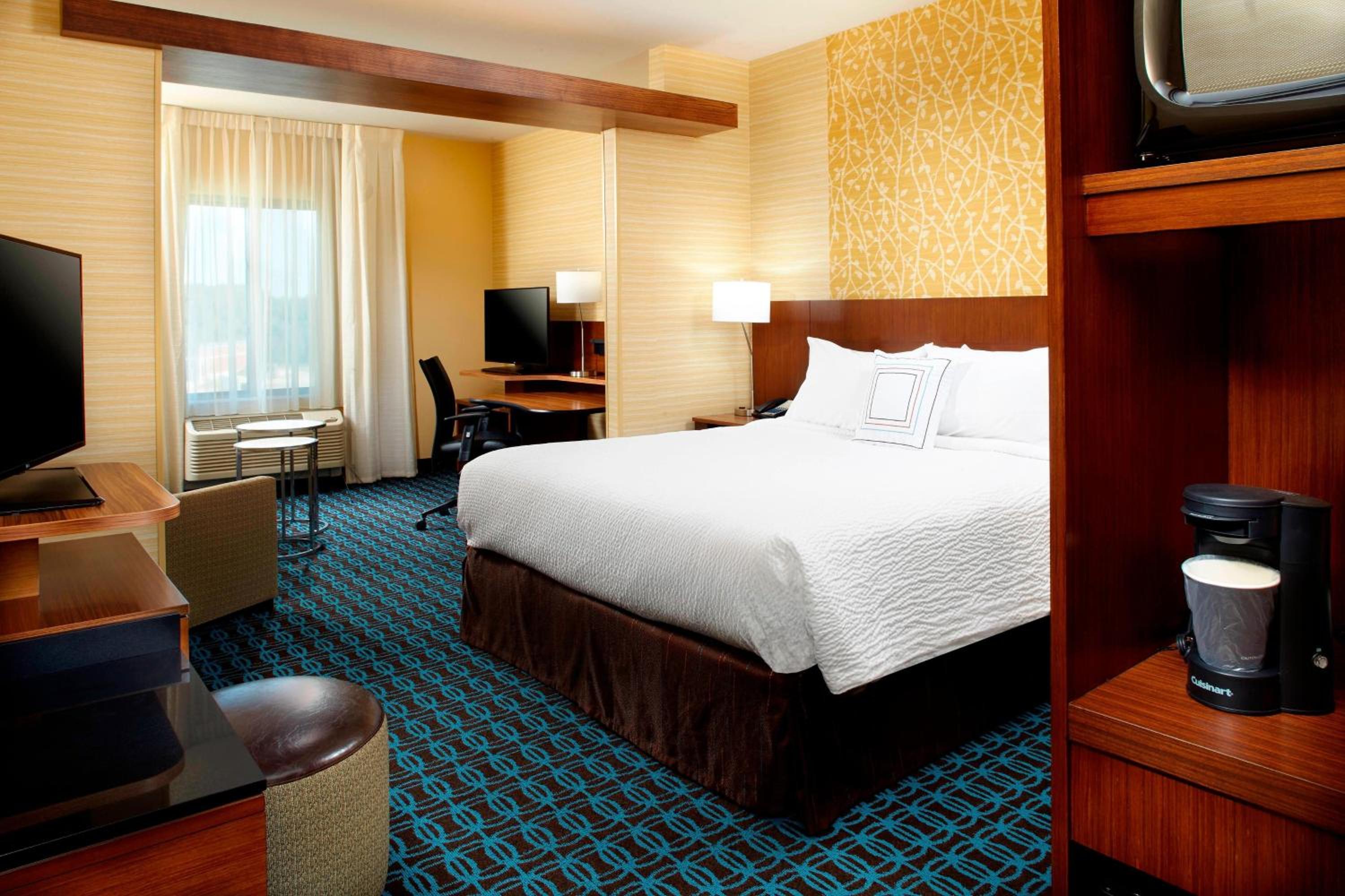 King Suite with Sofa Bed - Hearing Accessible