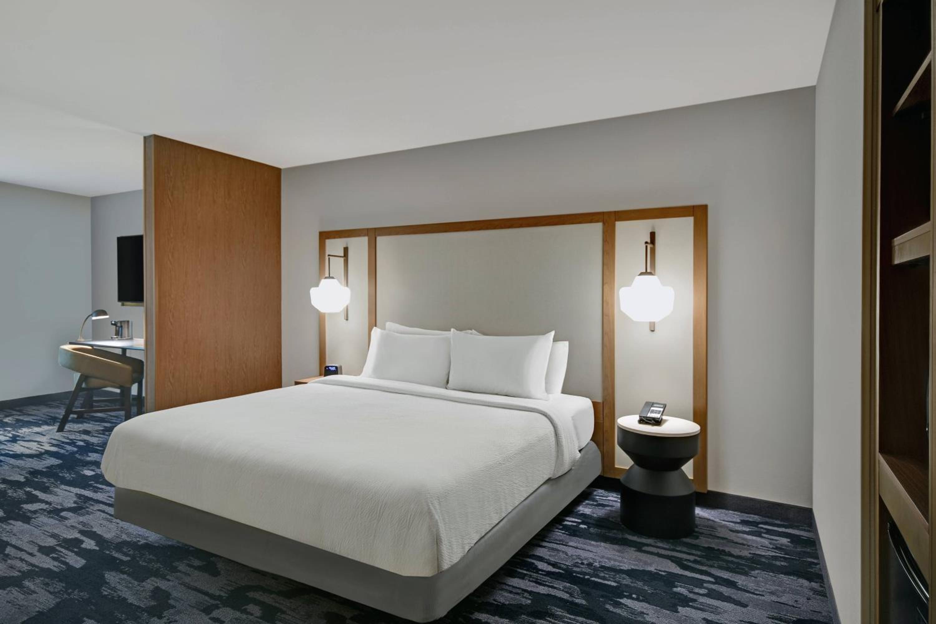 King Suite with Sofa Bed - Communication Assistance - Photo 1