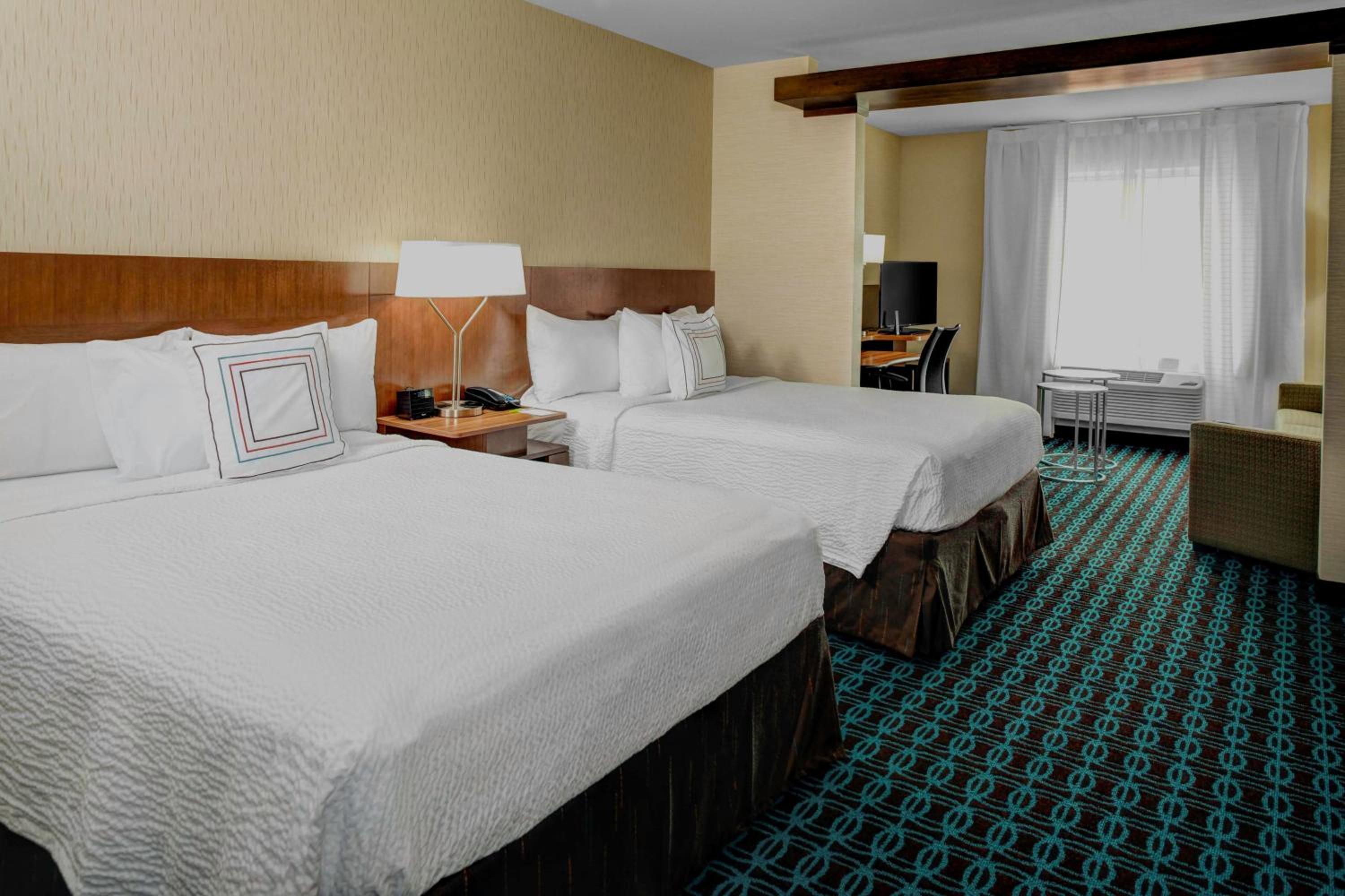 Studio with Two Queen Beds, Bathtub and Sofa Bed - Mobility Access/Hearing Accessible photo 1