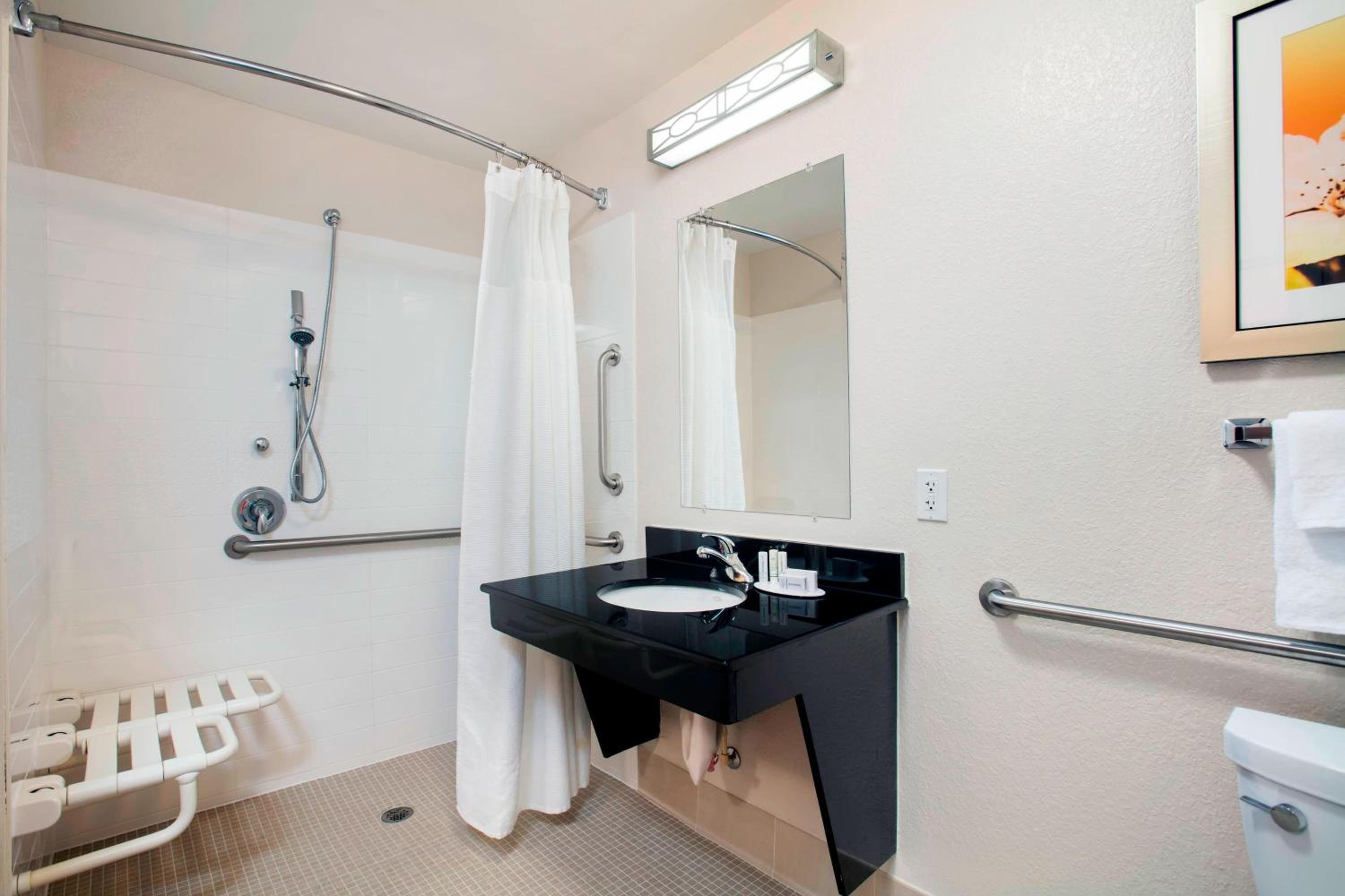 Fairfield Inn and Suites by Marriott Lakeland Plant City, Photo 2