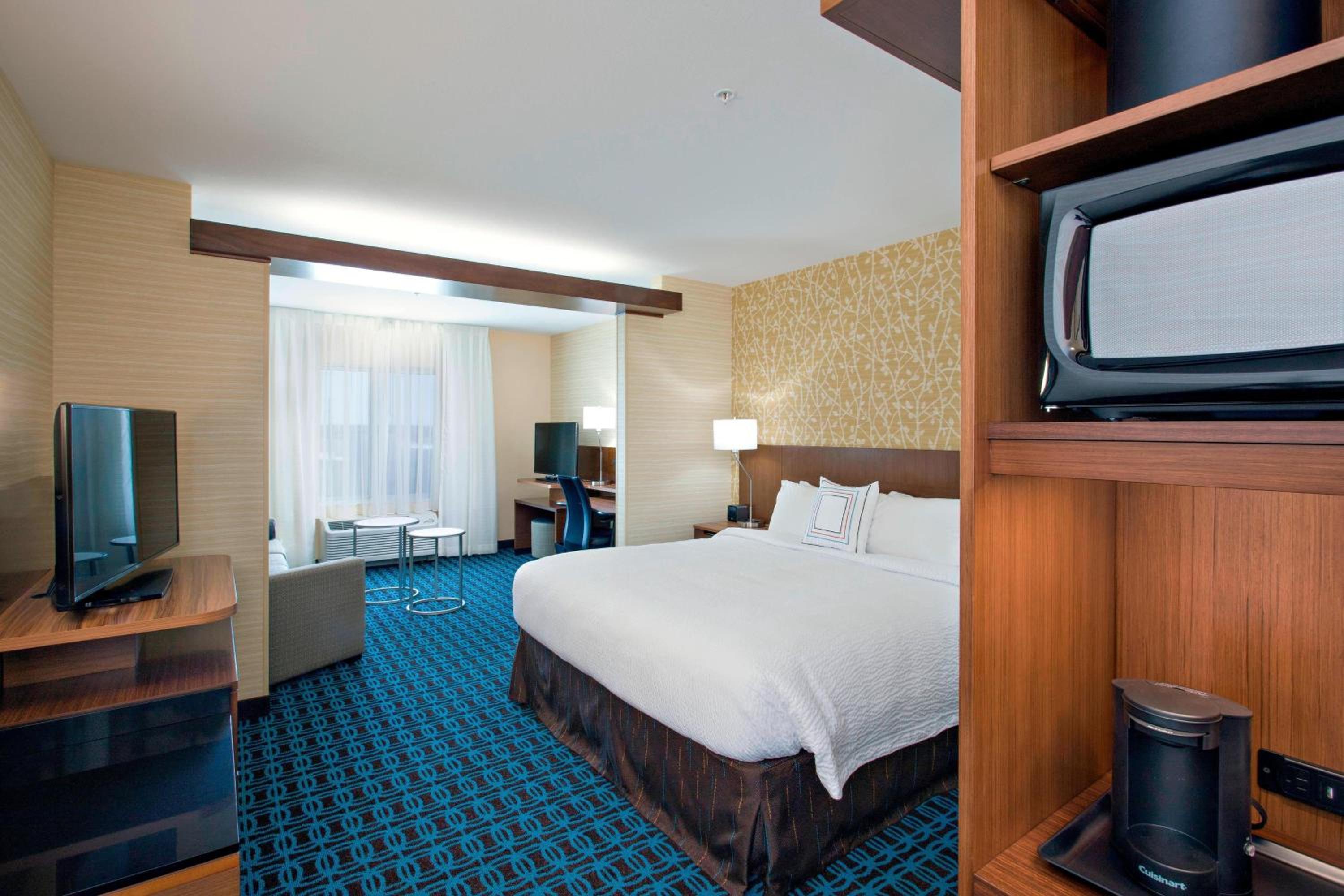 King Suite with Sofa Bed - Hearing Accessible photo 3
