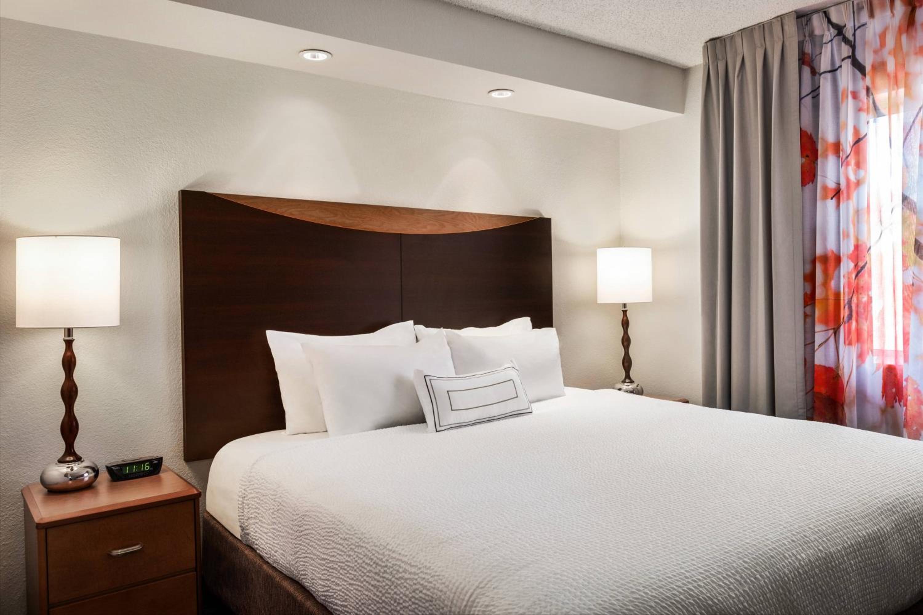 King Suite with Sofa Bed photo 2