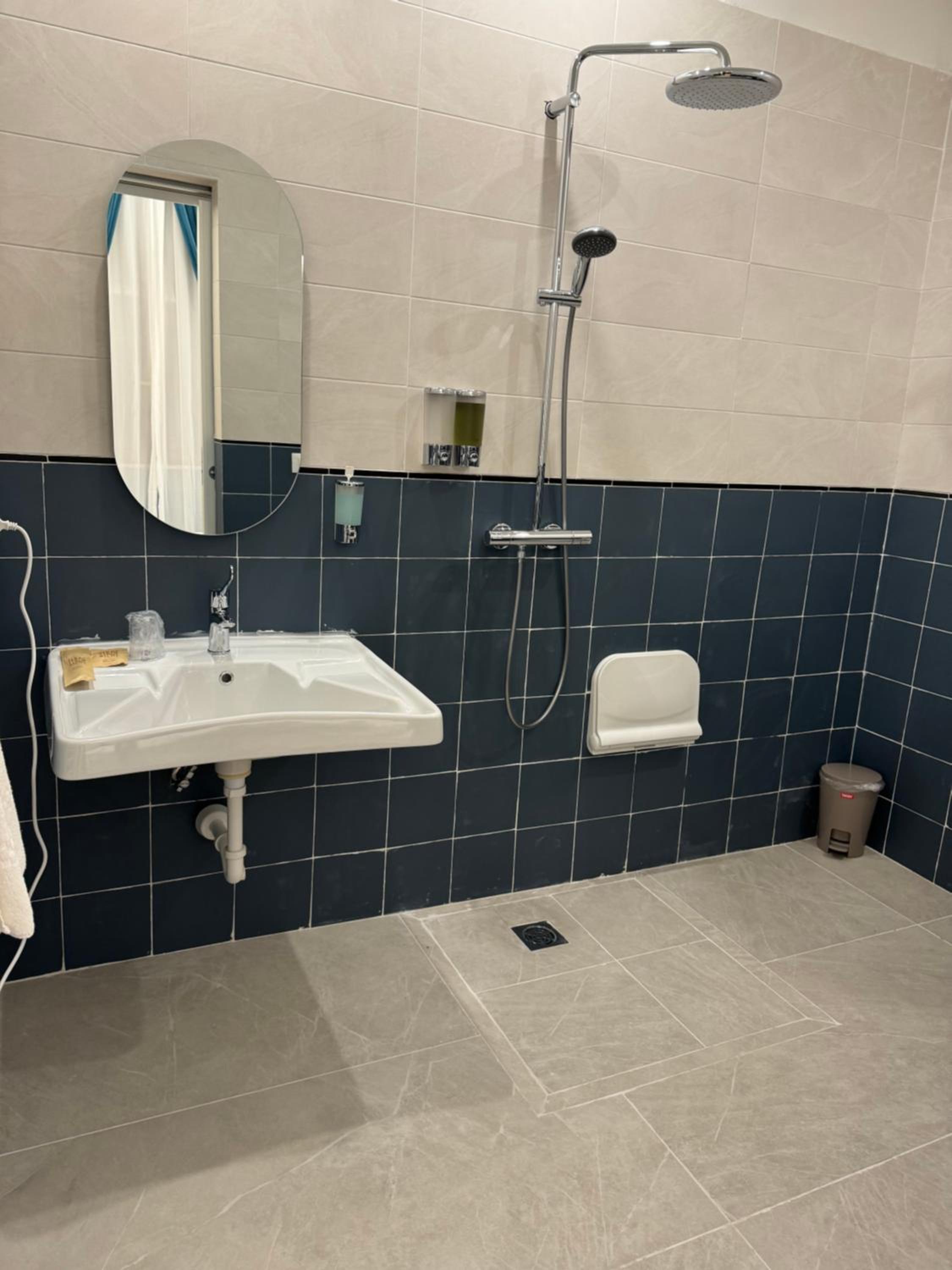Budget Double Room photo 2