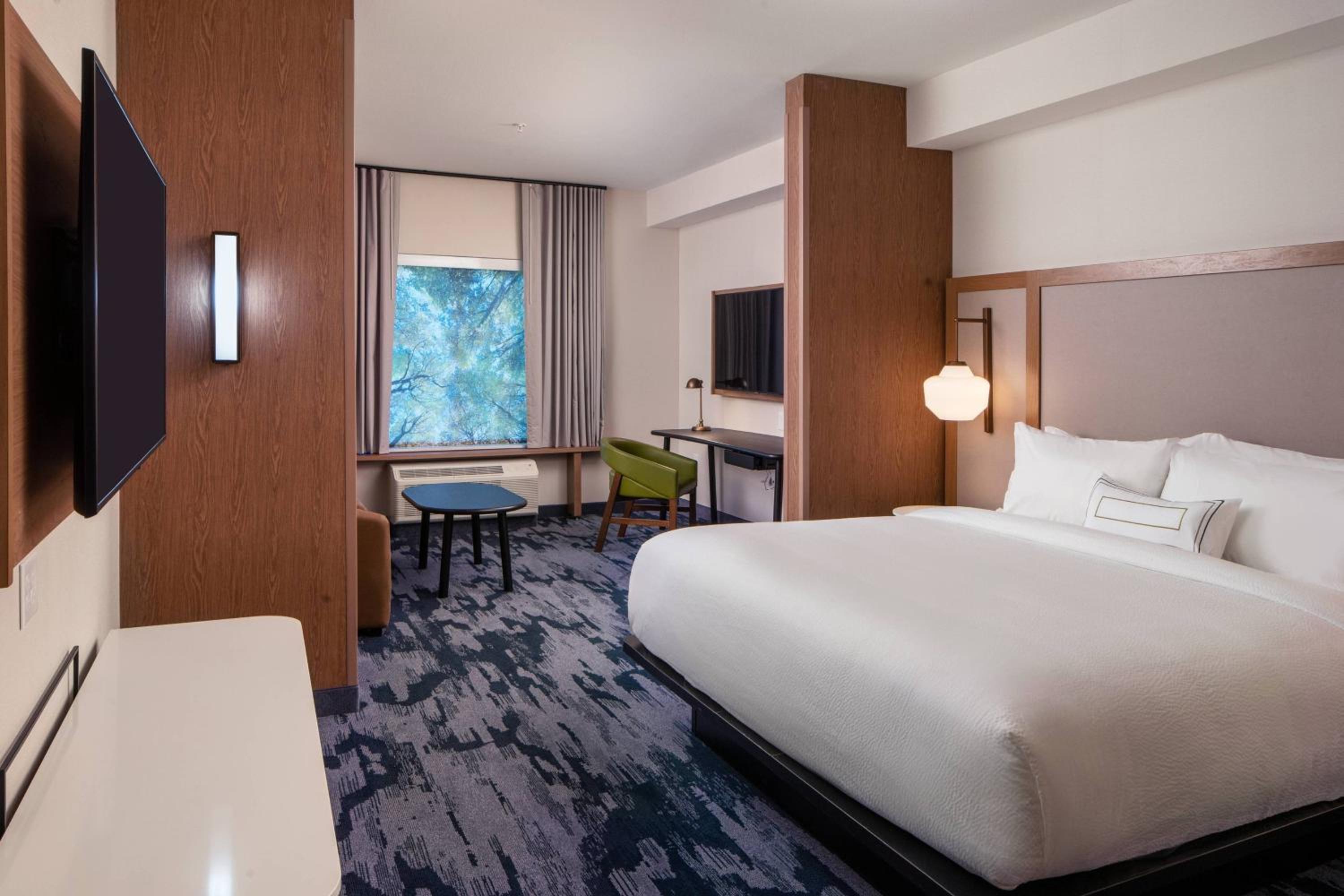 King Suite with Sofa Bed - Hearing Accessible