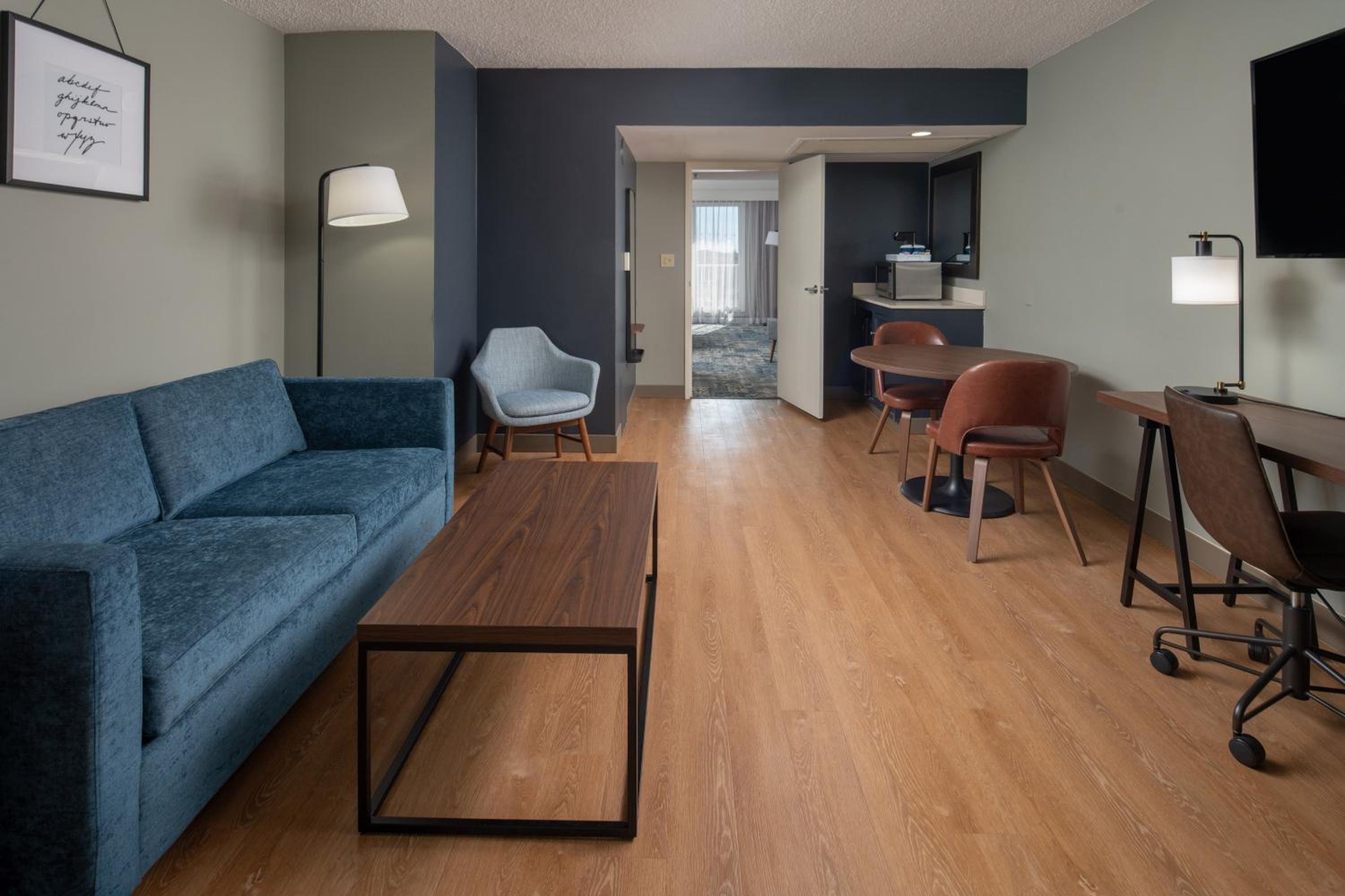Spacious, 1 Bedroom Suite, 1 King, Sofa bed (Mobility &amp; Hearing Accessible w/ Roll-in Shower) - Photo 7