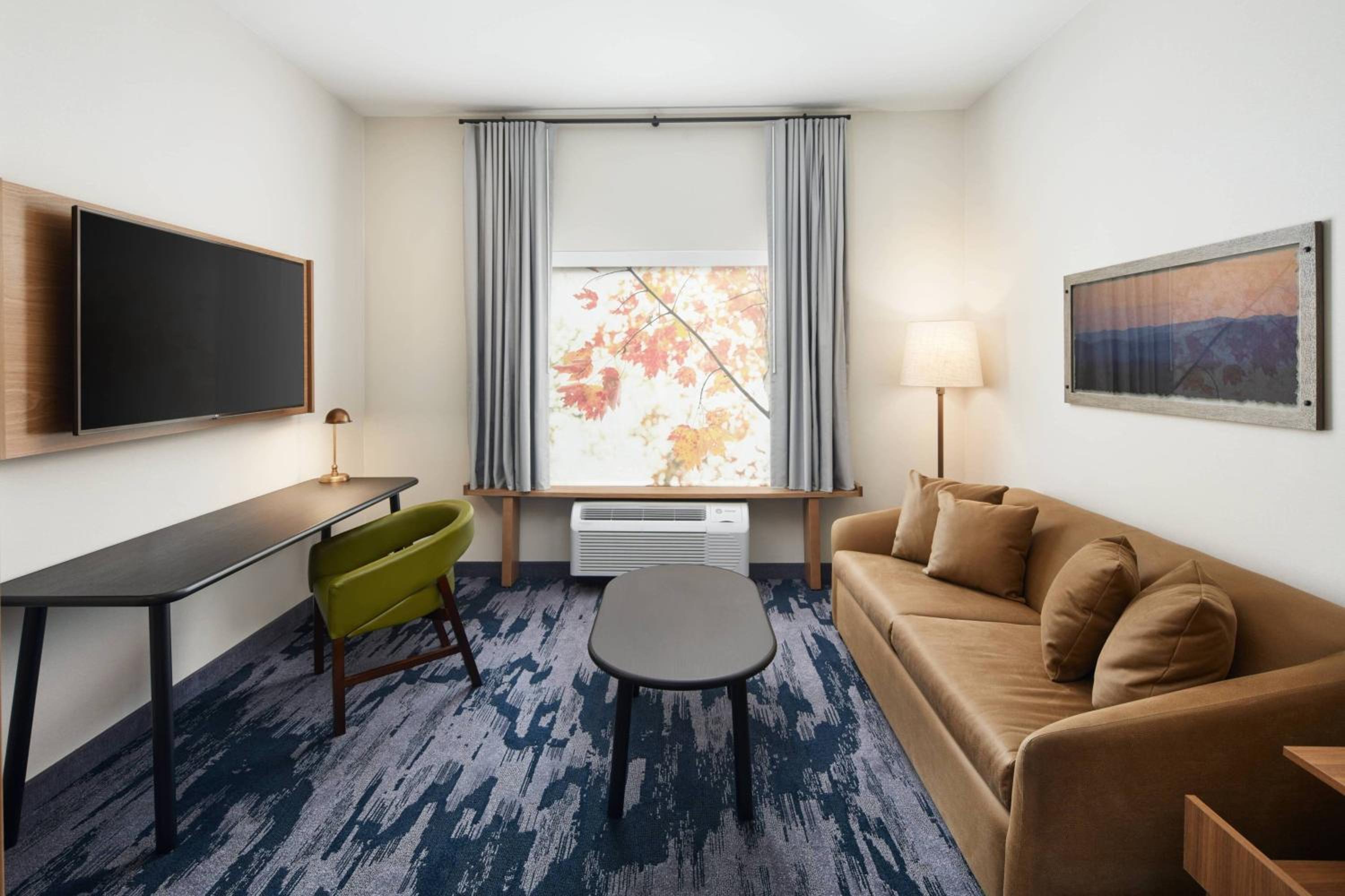 King Suite with Sofa Bed - Photo 4