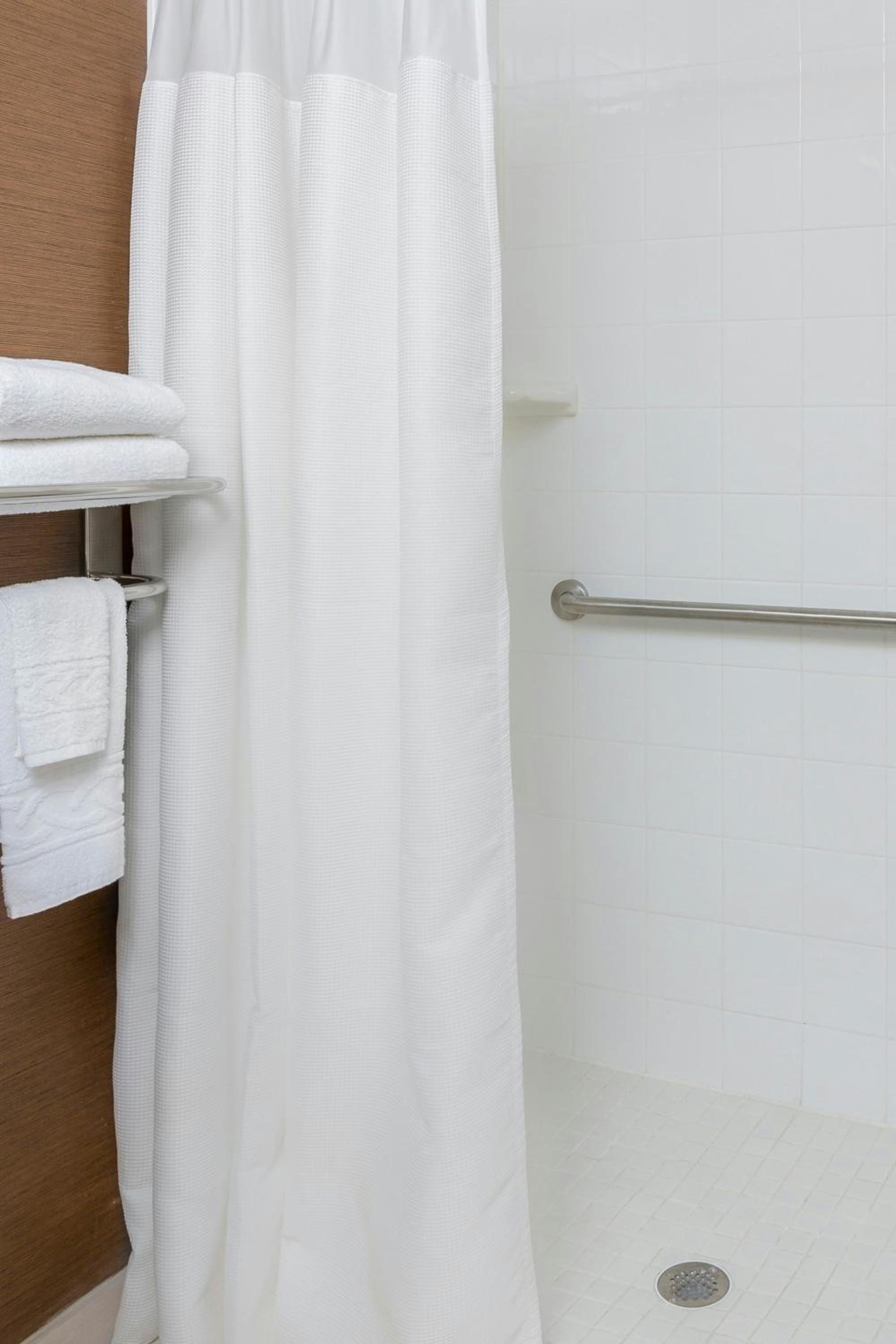 King Room - Hearing Accessible - Photo 5