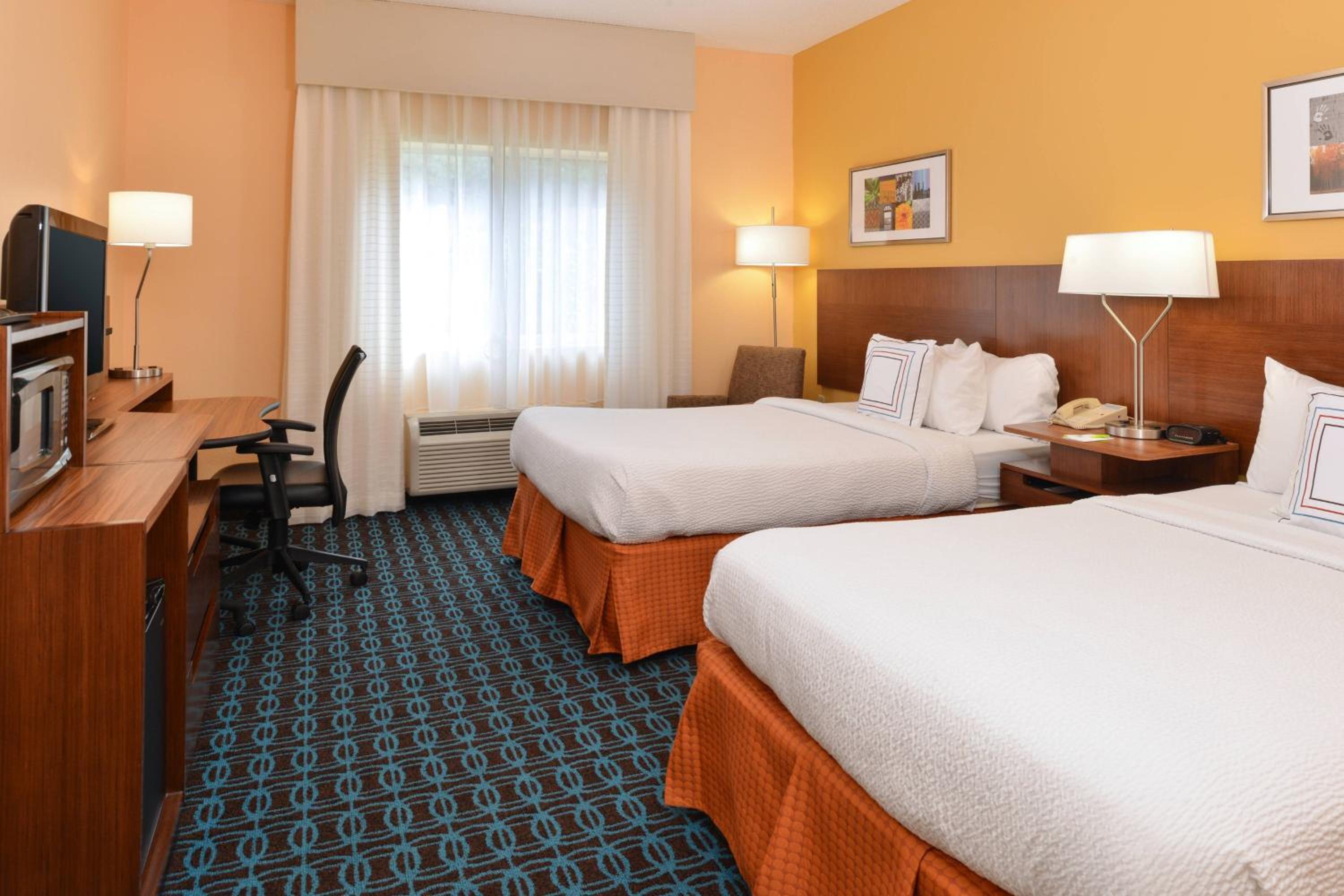 Double Room with Two Double Beds and Adapted Tub - Mobility and Hearing Accessible