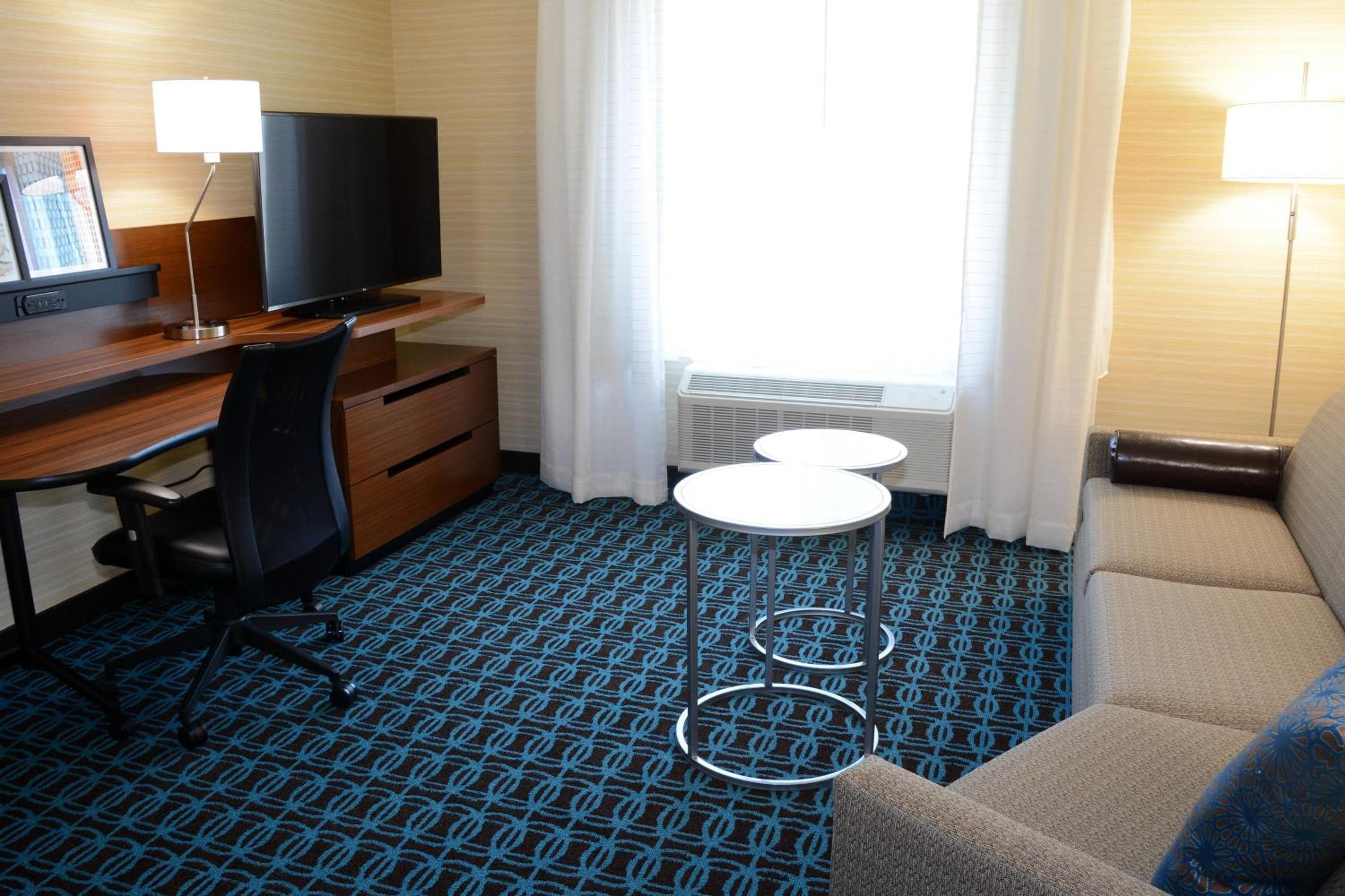 Queen Suite with Two Queen Beds and Sofa Bed - Hearing Accessible
