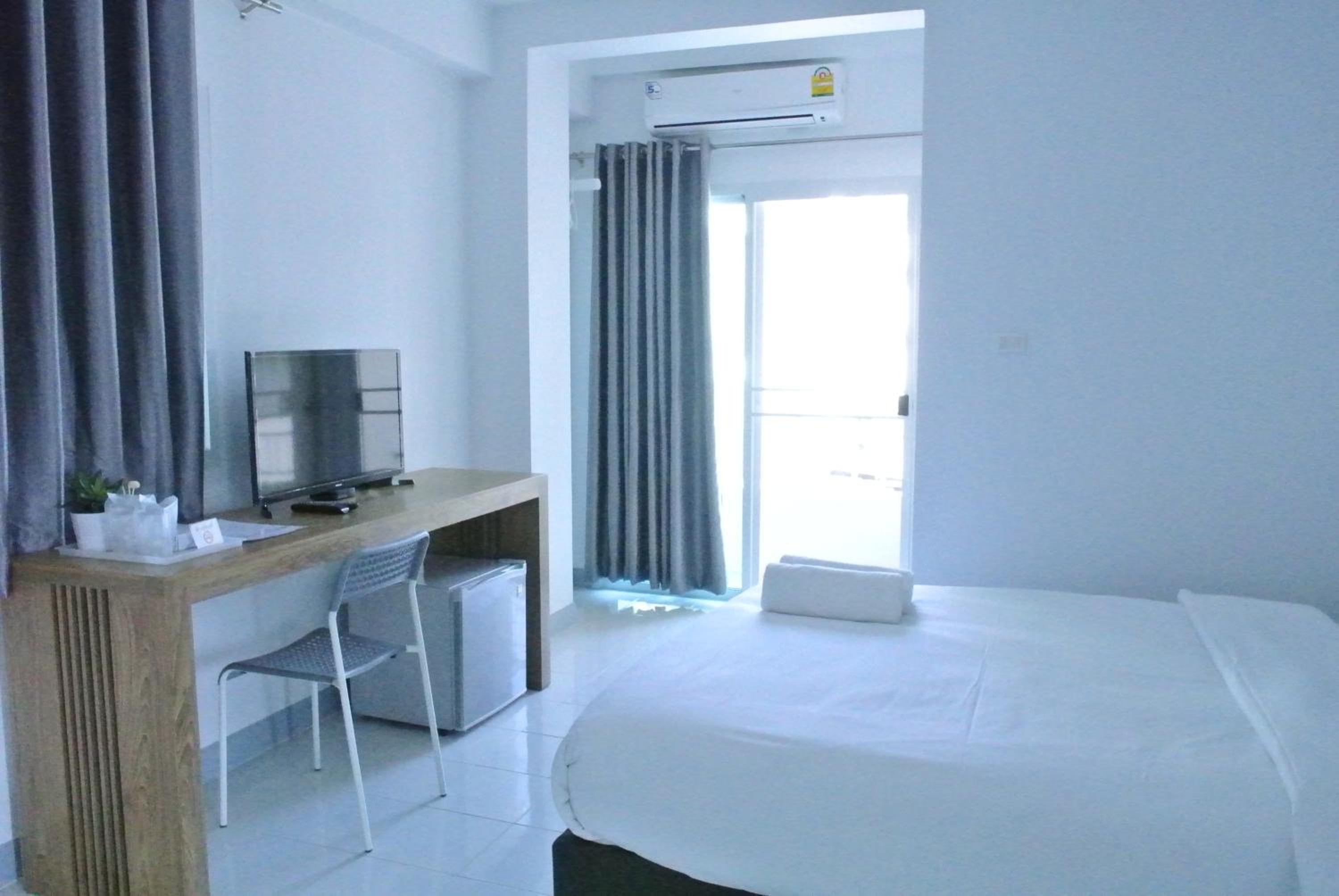Double Room with Balcony - Photo 6