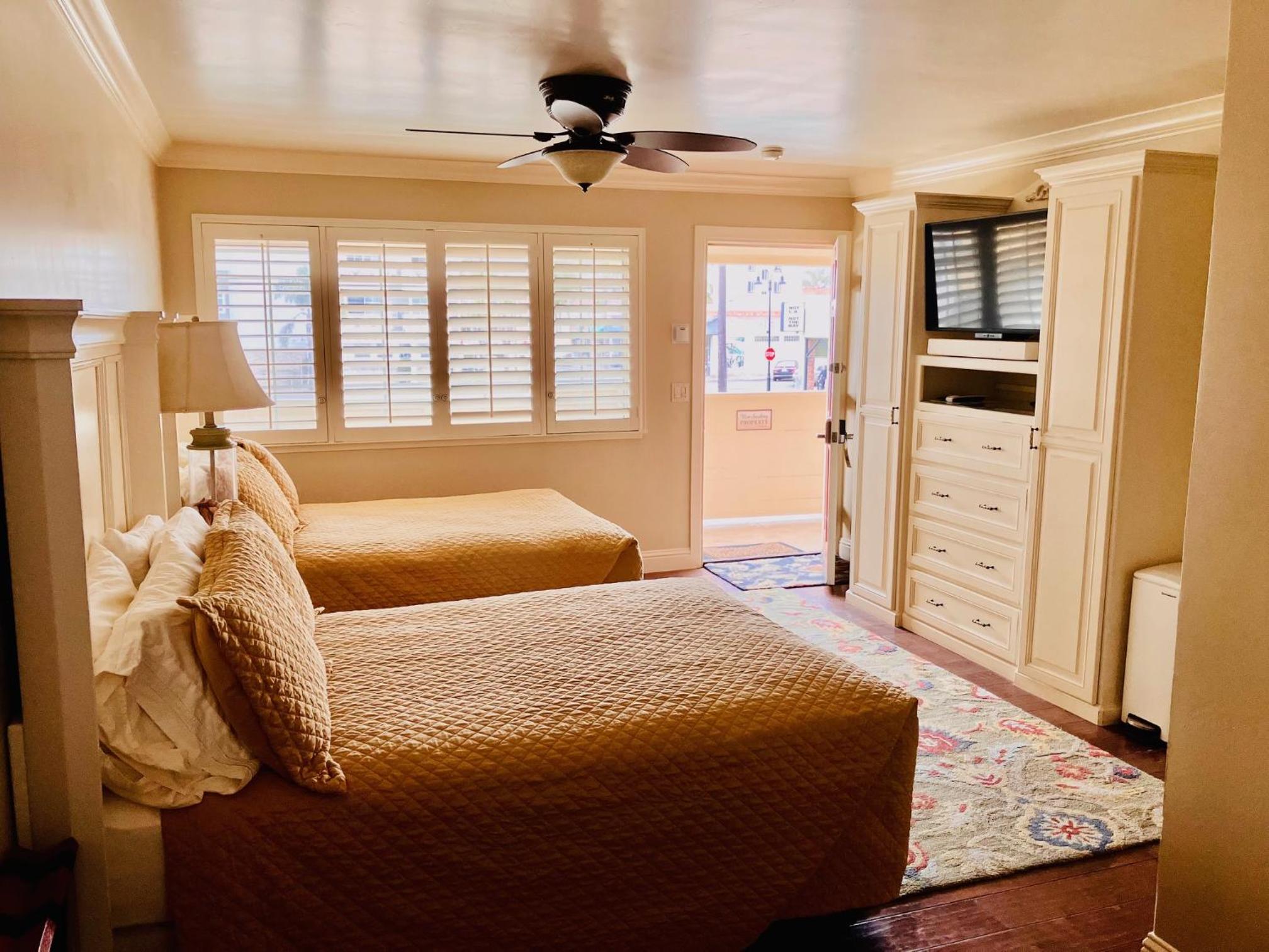 Deluxe Double Room with Bath photo 1