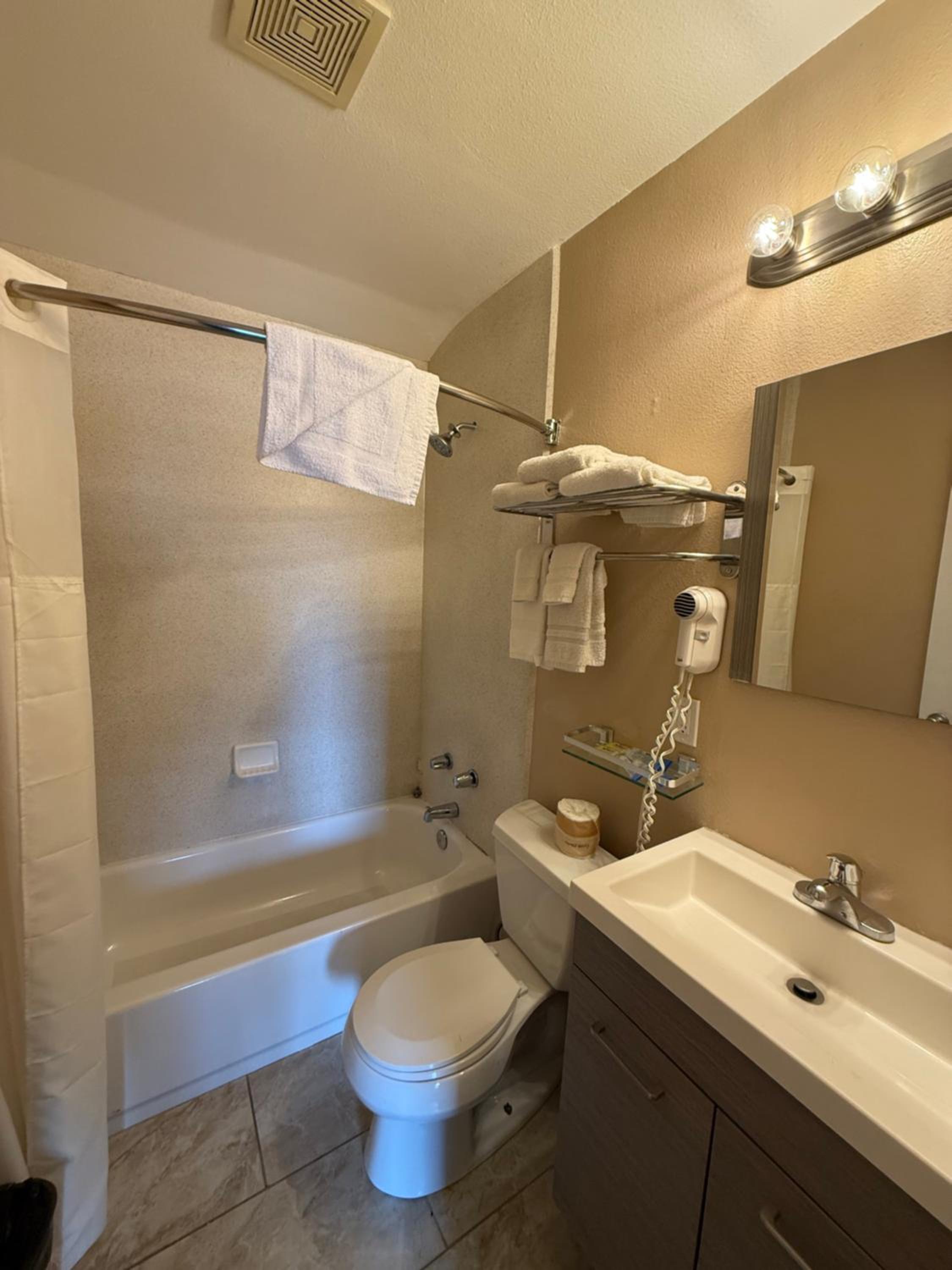 Deluxe Family Room