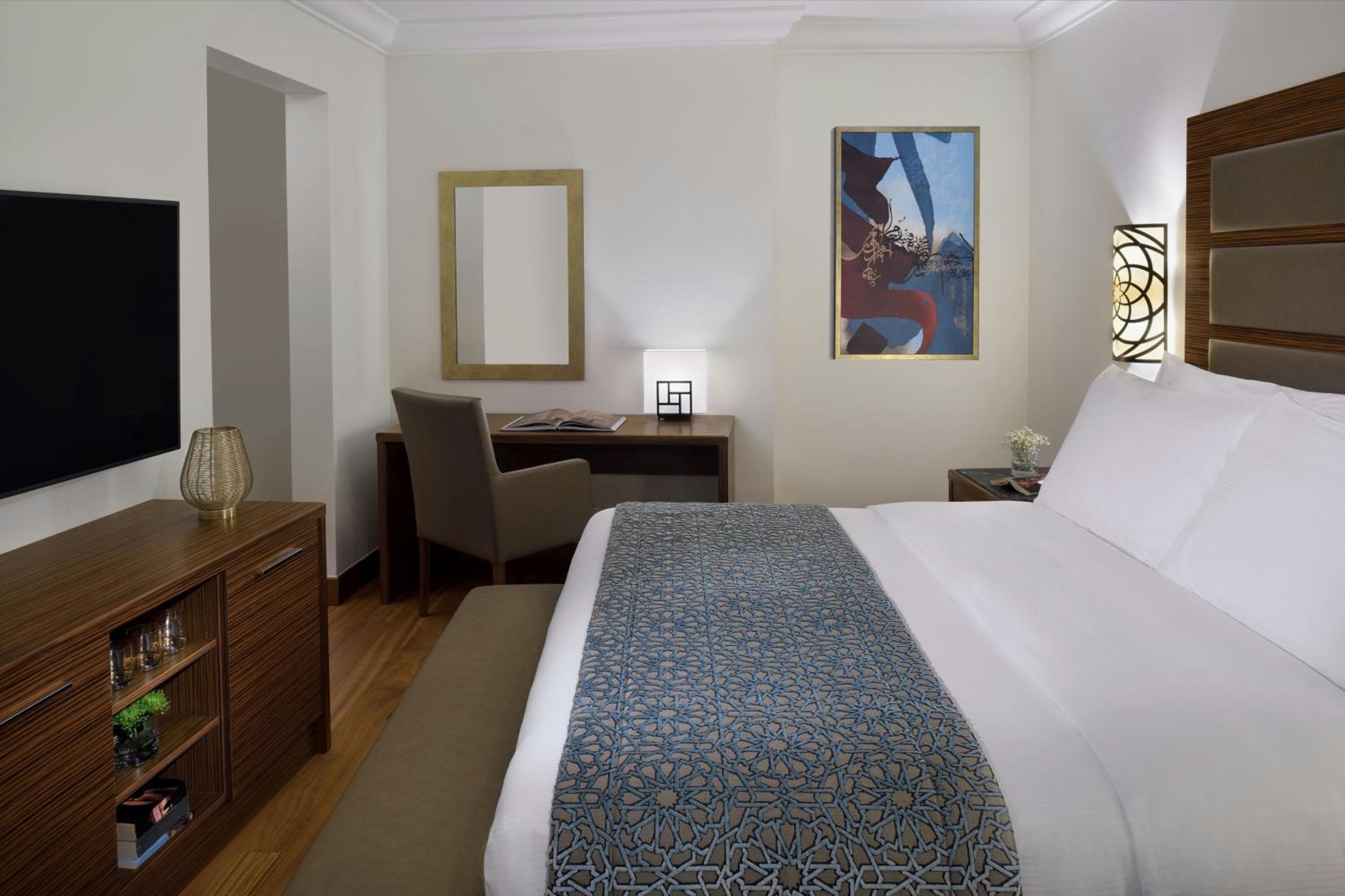 One-Bedroom King Suite  - Photo 3