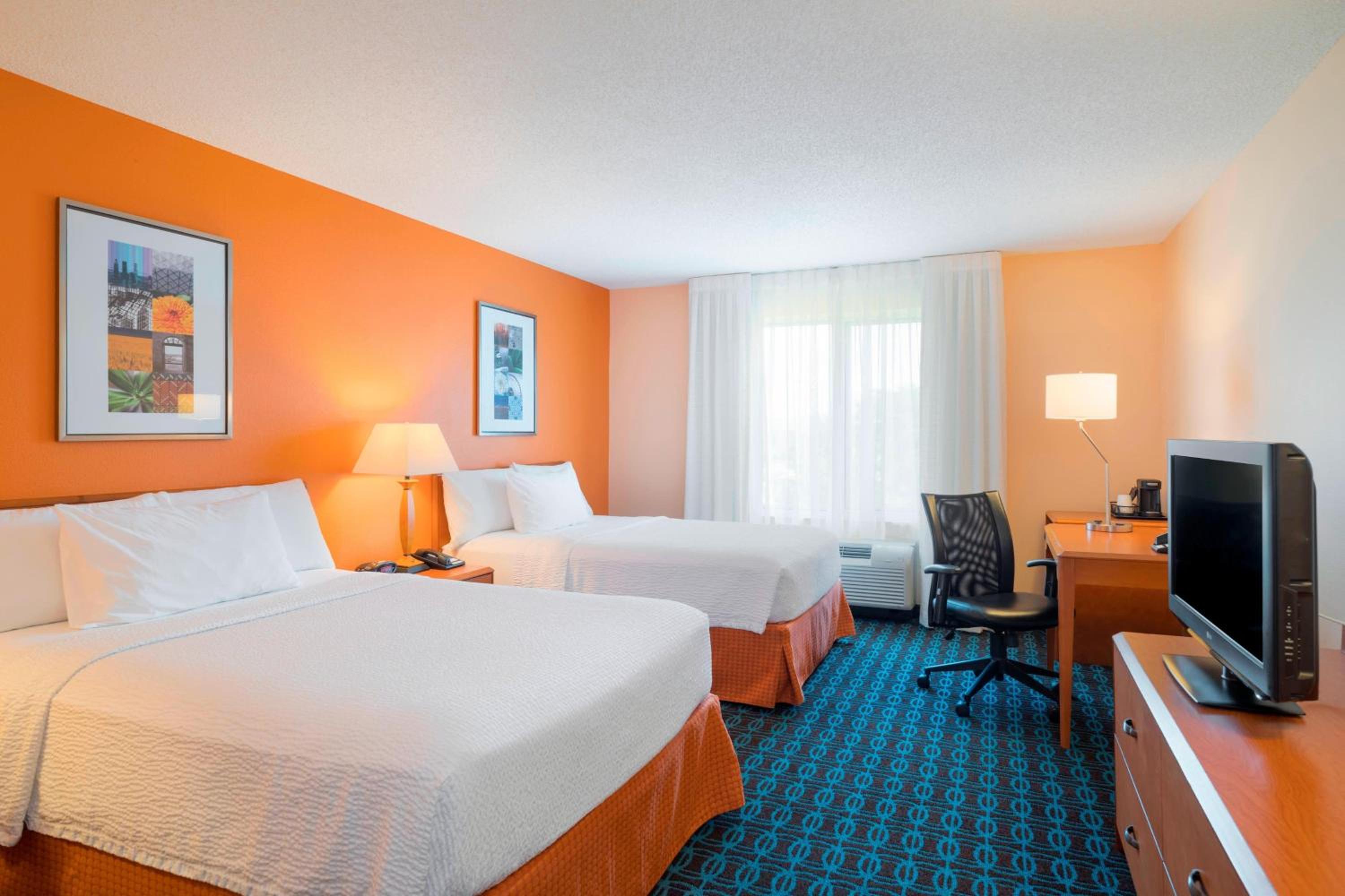 Double Room with Two Double Beds - Hearing Accessible  - Photo 1