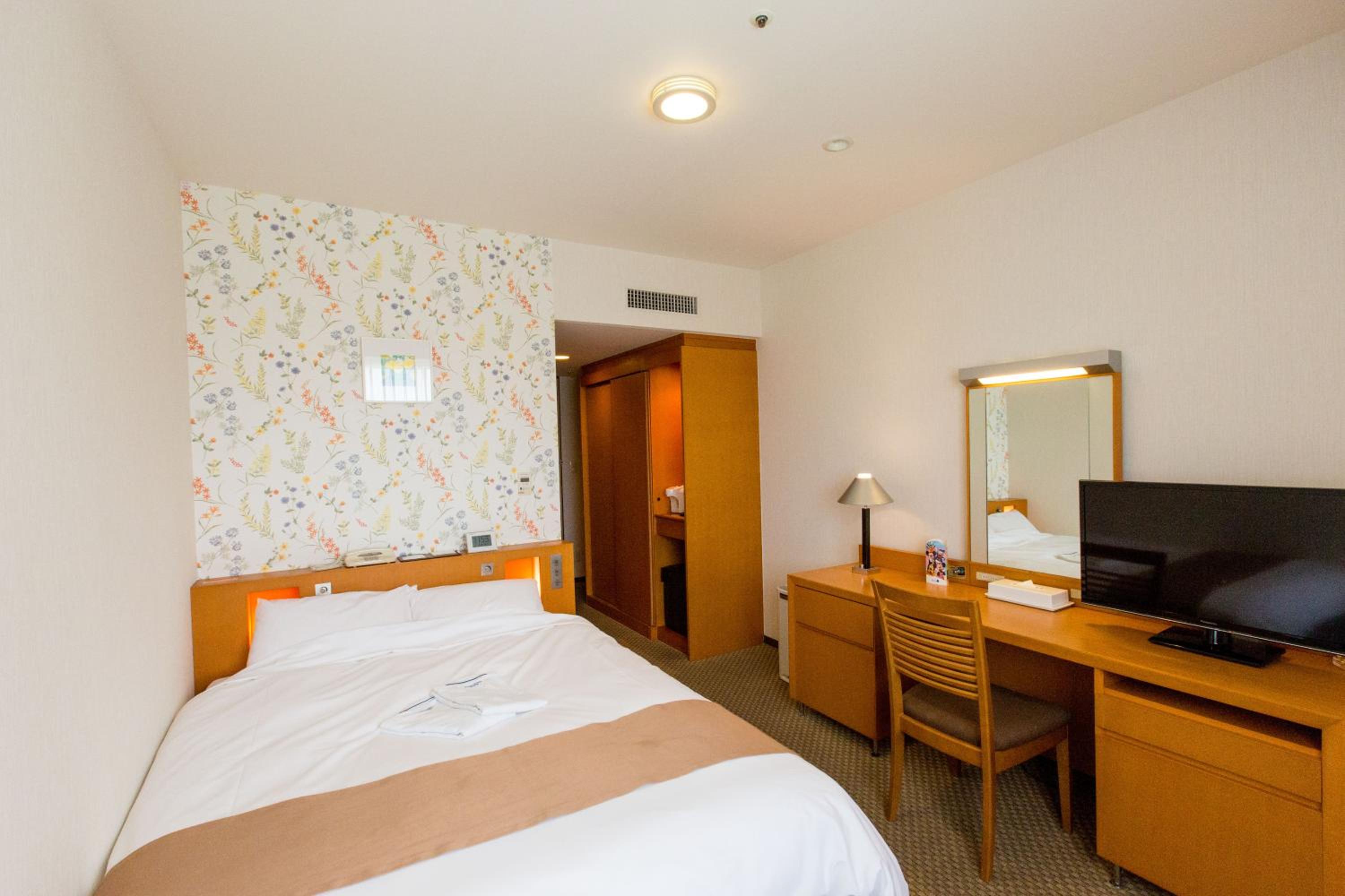 Standard Double Room - Non-Smoking photo 2