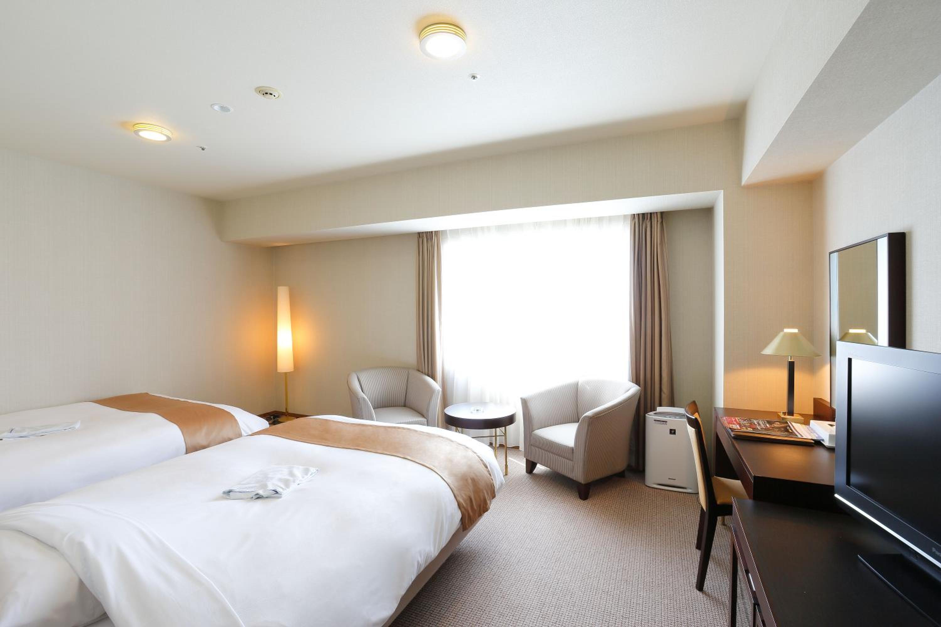 Deluxe Twin Room - Non-Smoking photo 2