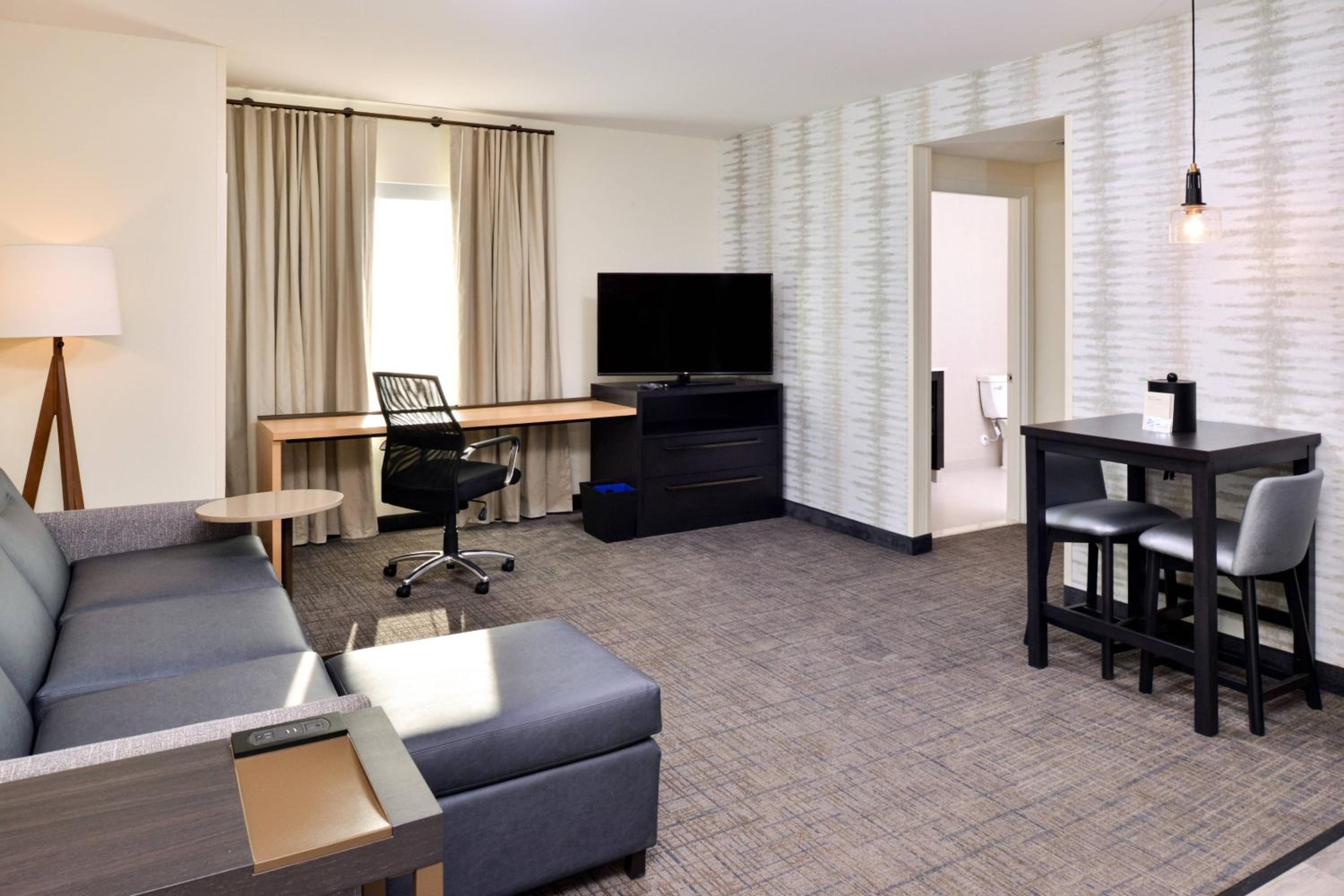 One-Bedroom King Suite with Sofa Bed and Roll-in Shower - Mobility Accessible