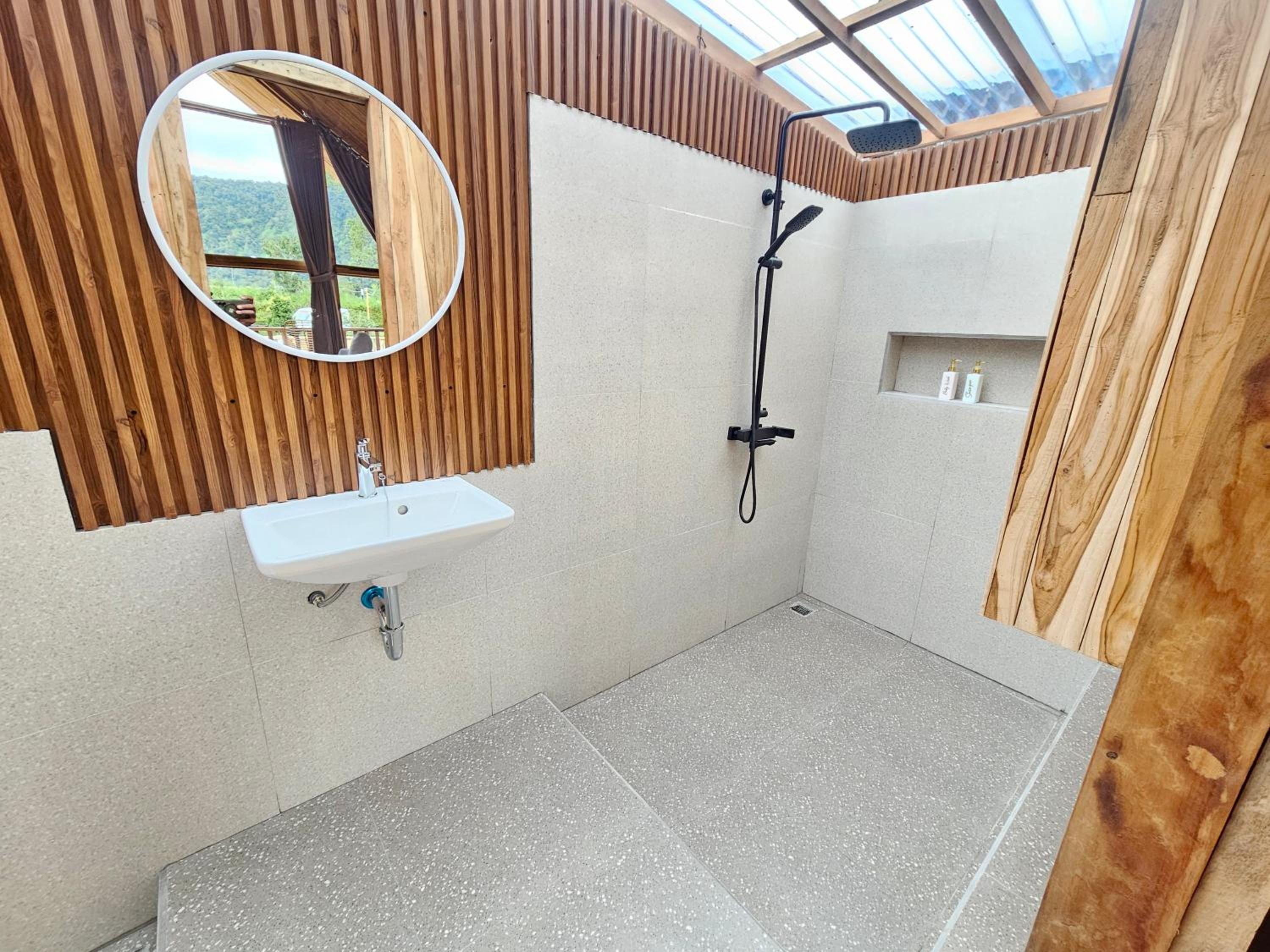 Suite with Mountain View - Photo 2