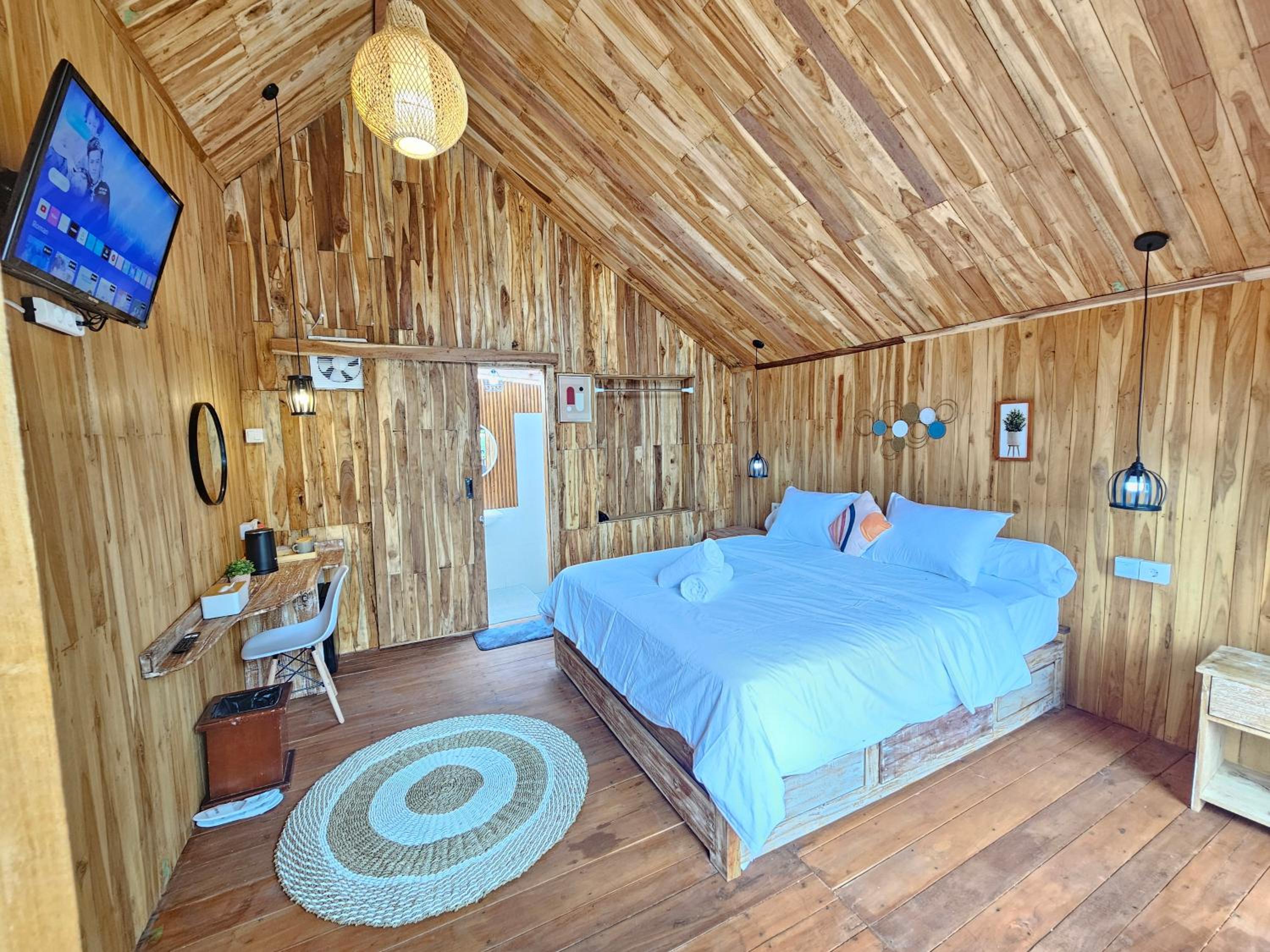 Suite with Mountain View - Photo 4