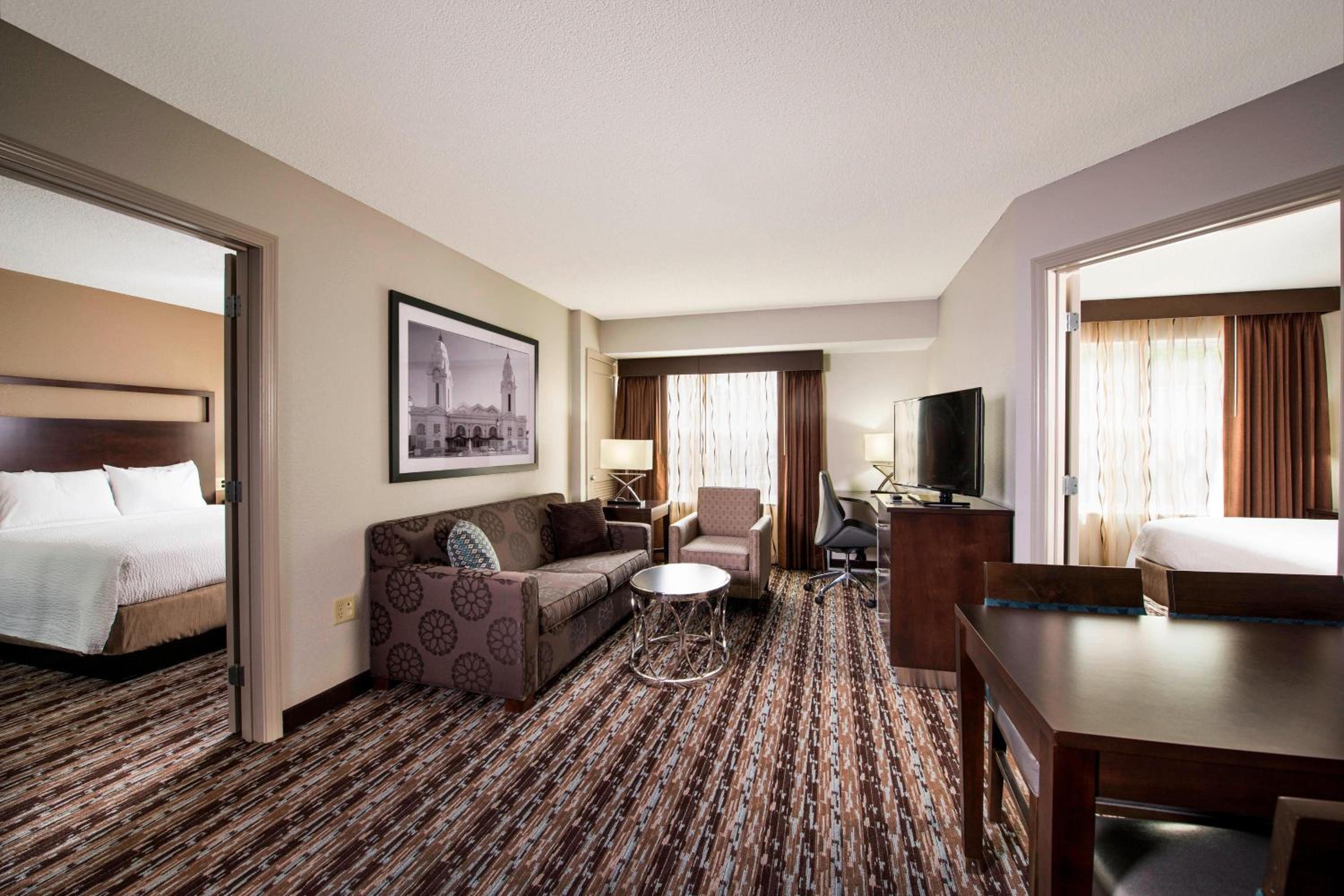 Two-Bedroom Large Suite - Mobility/Hearing Accessible with Roll-In Shower photo 1