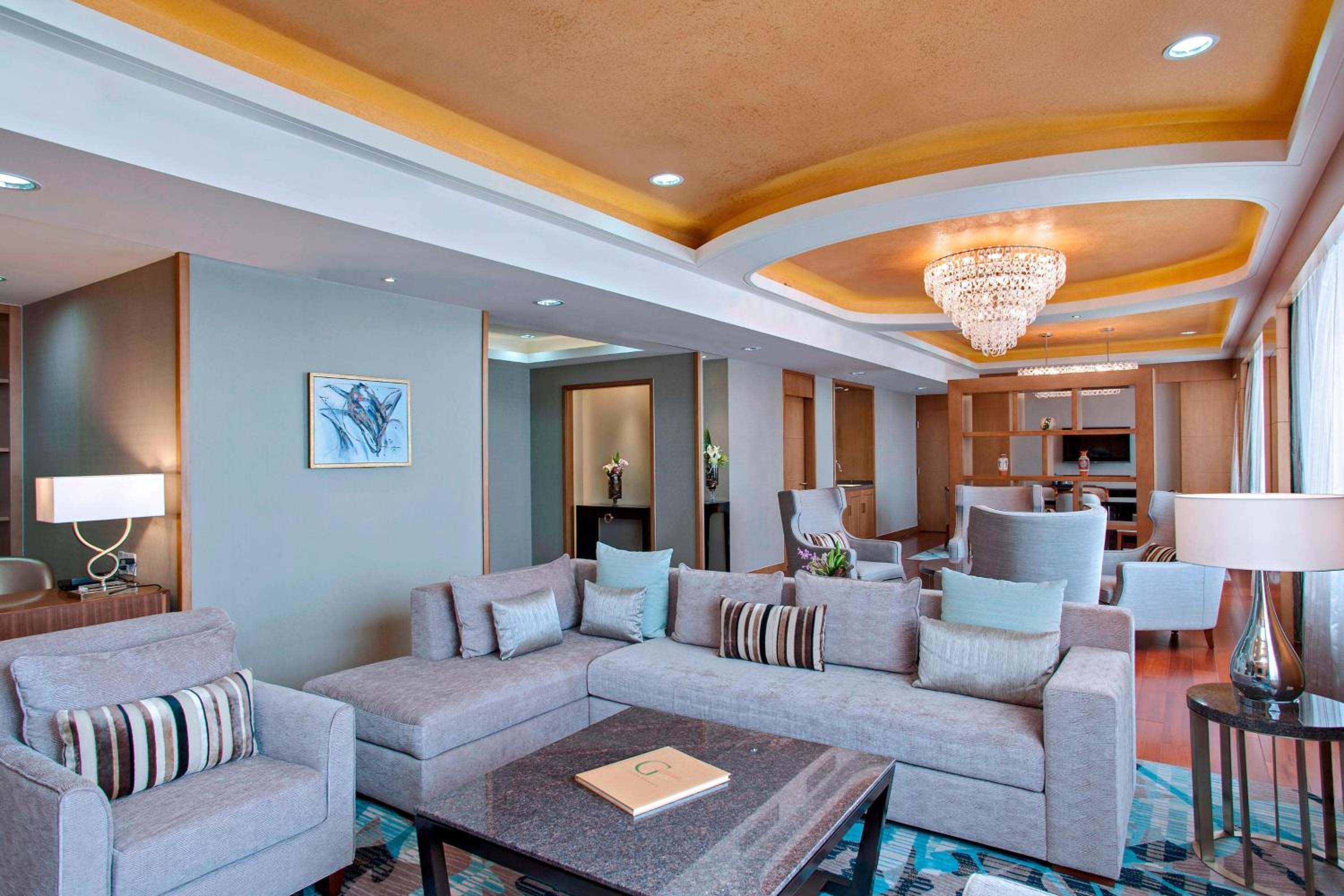 Executive level, Presidential Suite, 1 King, City view photo 3