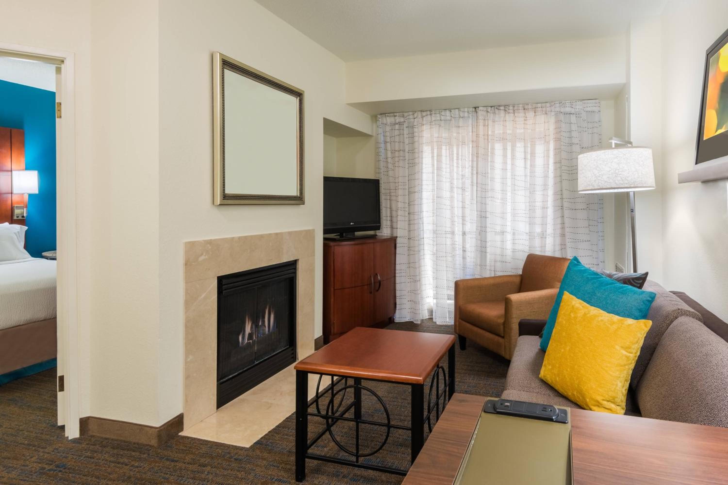 Two-Bedroom Suite with Fireplace photo 2
