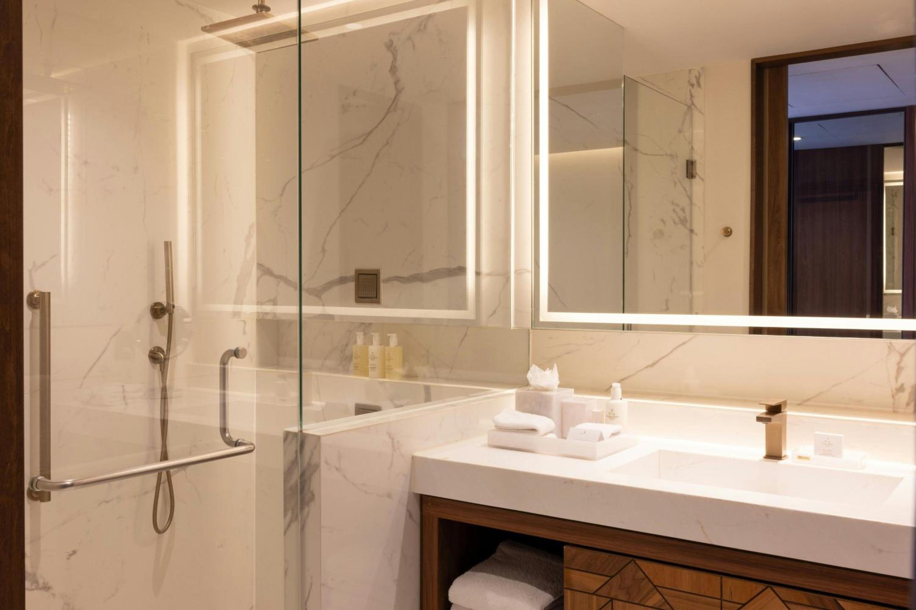 Privilege King Room - Photo 2