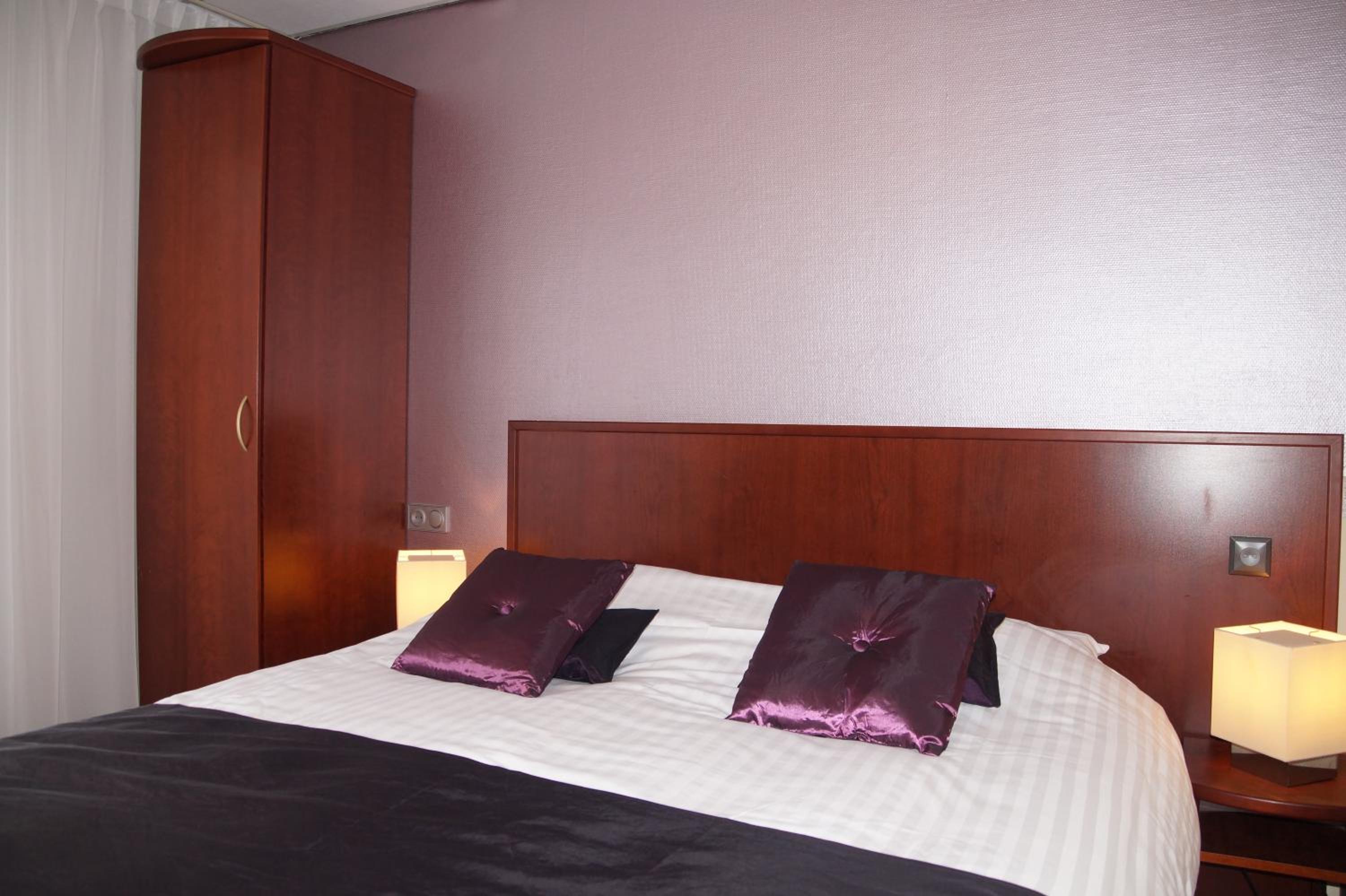 Small Double or Twin Room - Photo 4