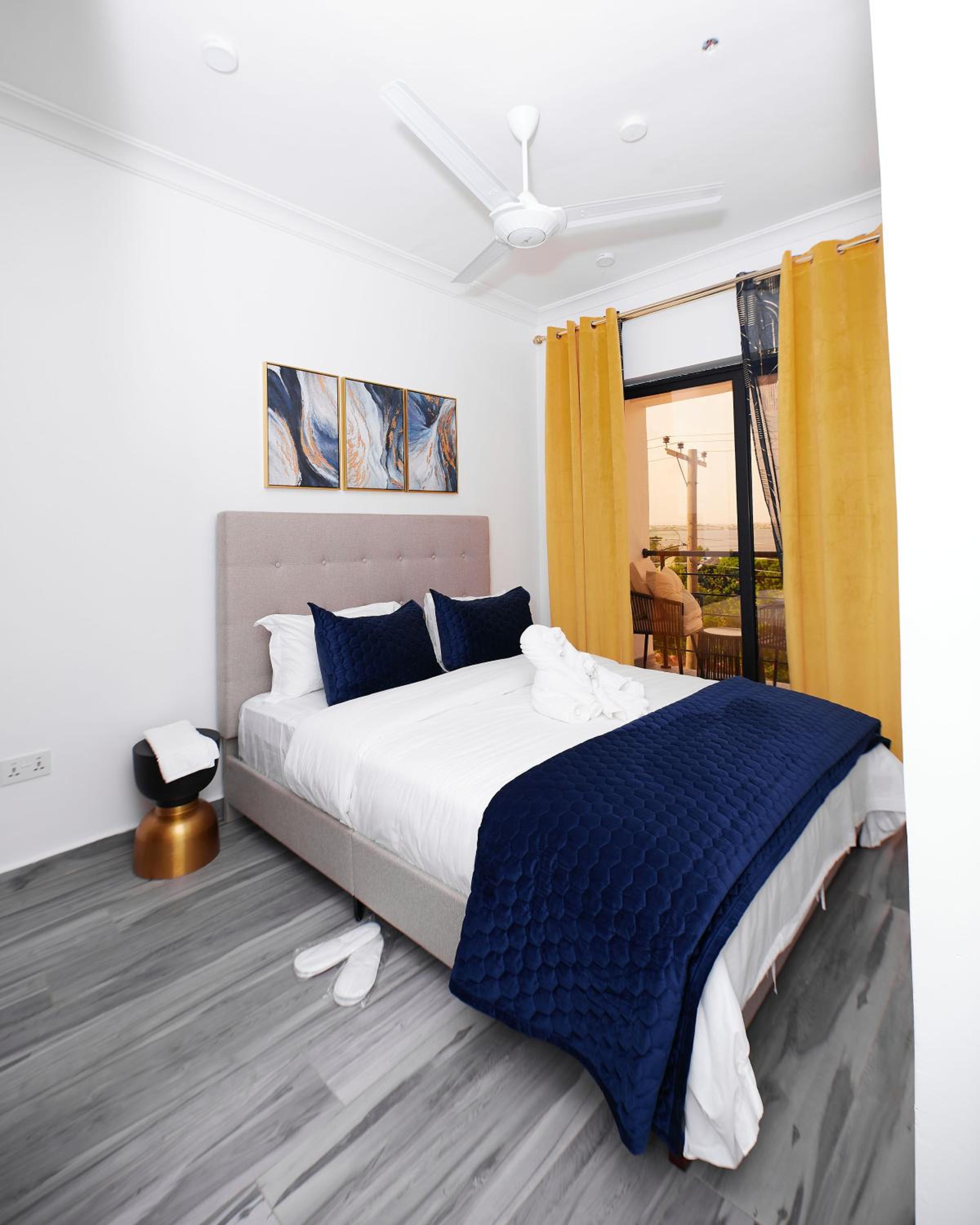 Deluxe Queen Suite