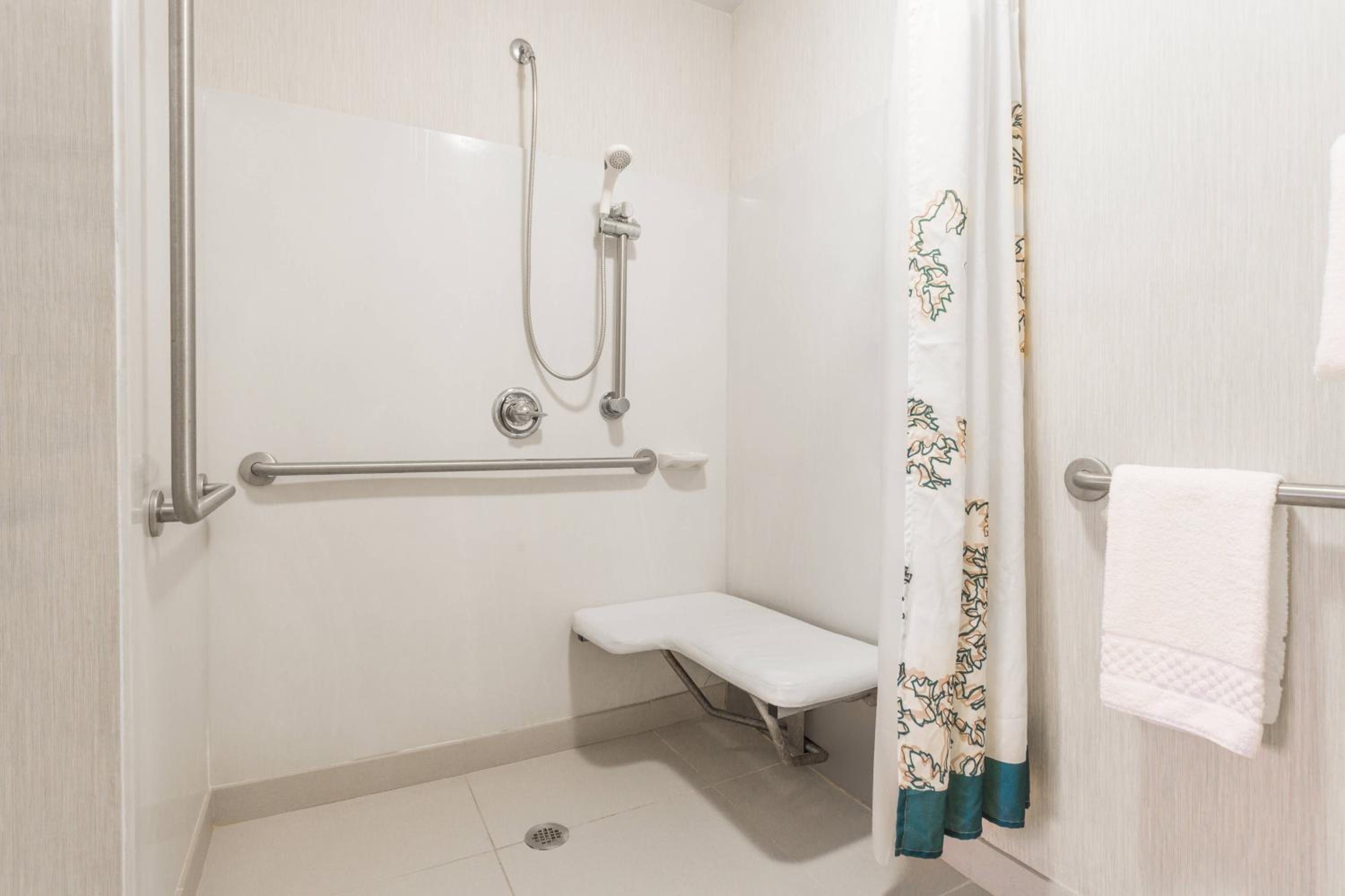 Two-Bedroom Suite with Two King Beds and Roll-In Shower - Mobility Accessible photo 3