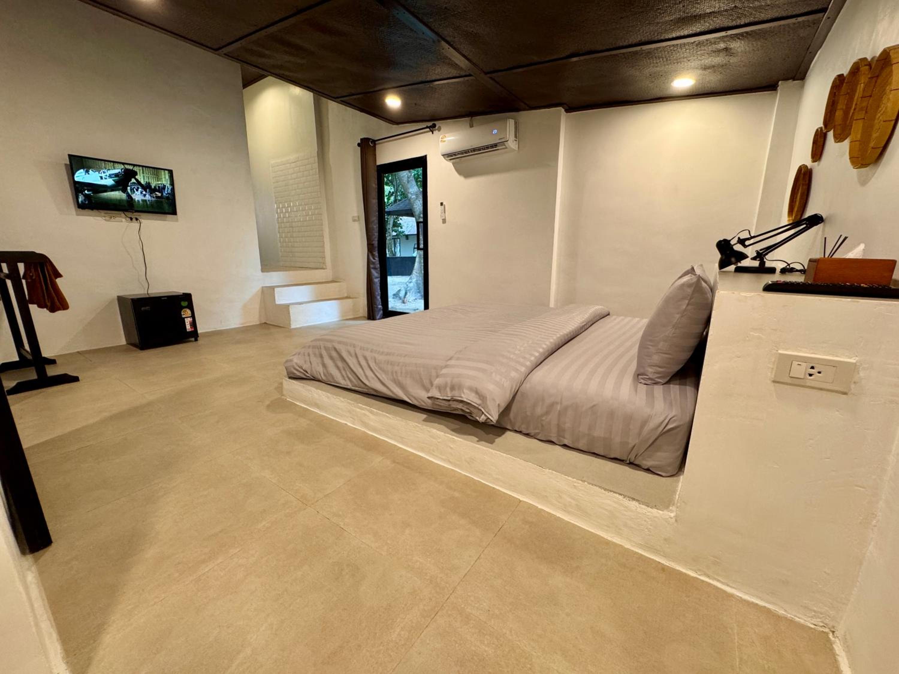 Two-Bedroom Villa - Photo 9