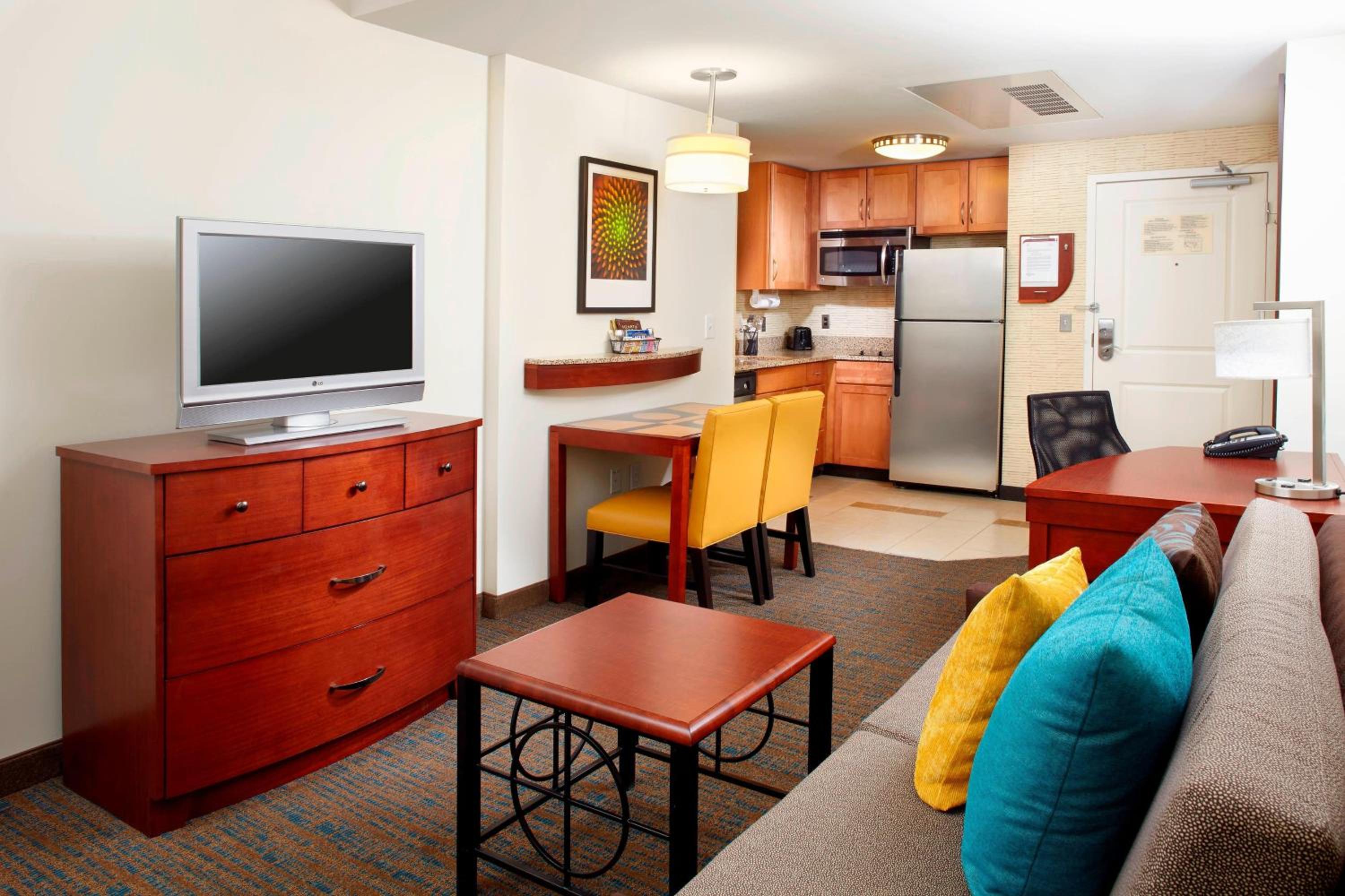One-Bedroom Queen Suite with Sofa Bed and Roll-in Shower - Mobility and Hearing Accessible photo 1