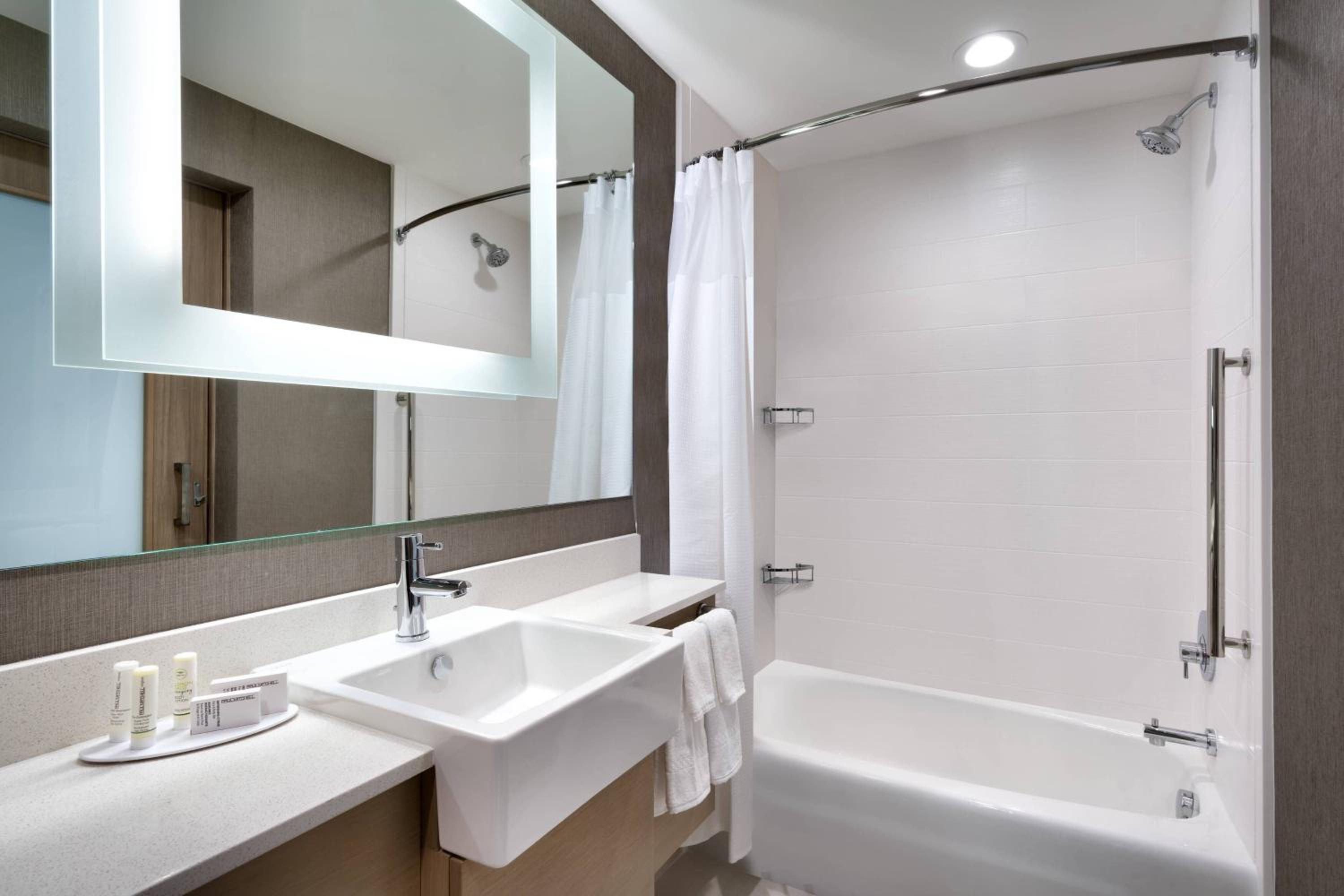 Queen Suite with Two Queen Beds and Trundle Sofa photo 3