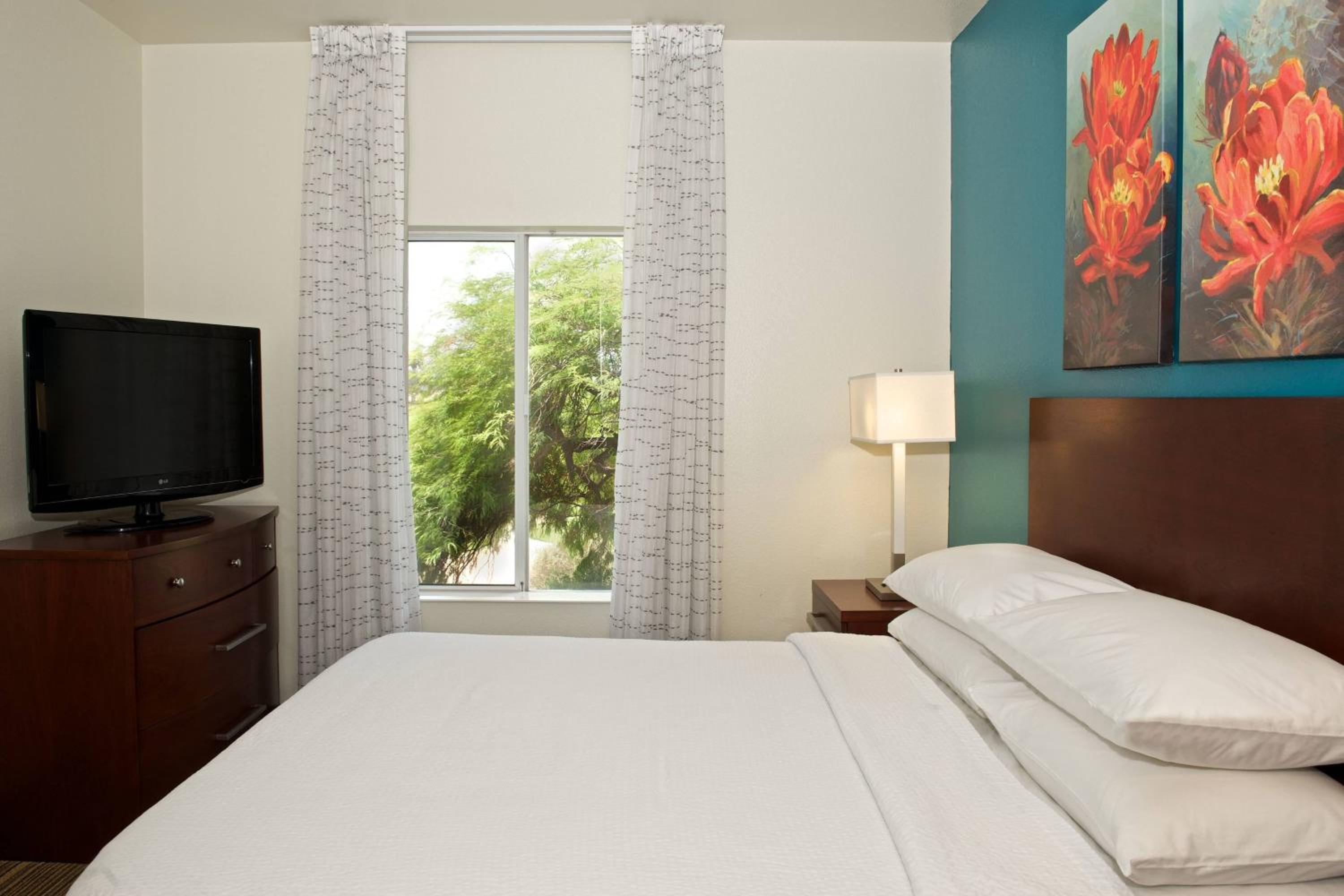 Two-Bedroom Queen Suite - Photo 1