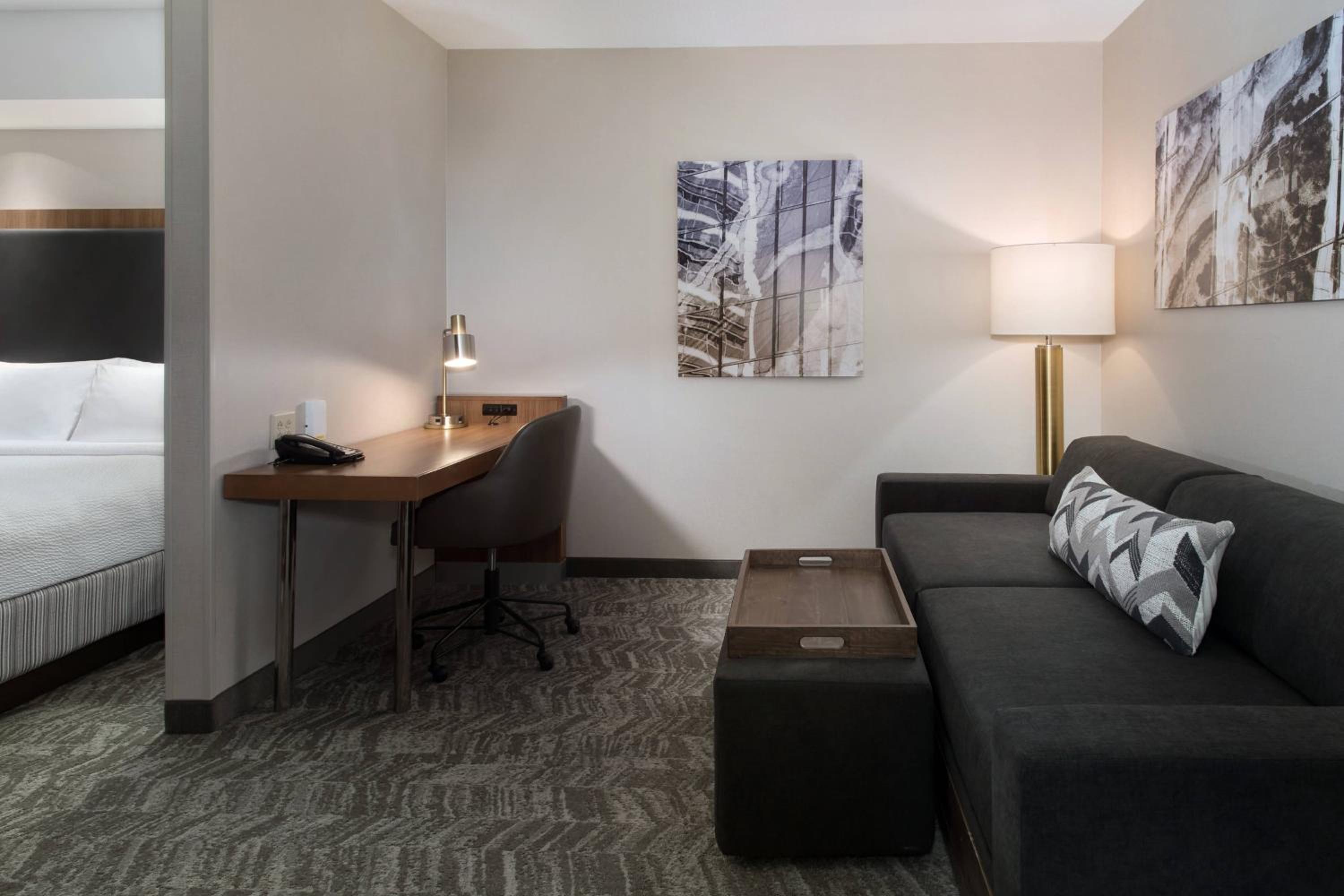 Executive King Suite with Roll-In Shower - Mobility Accesible - Photo 2