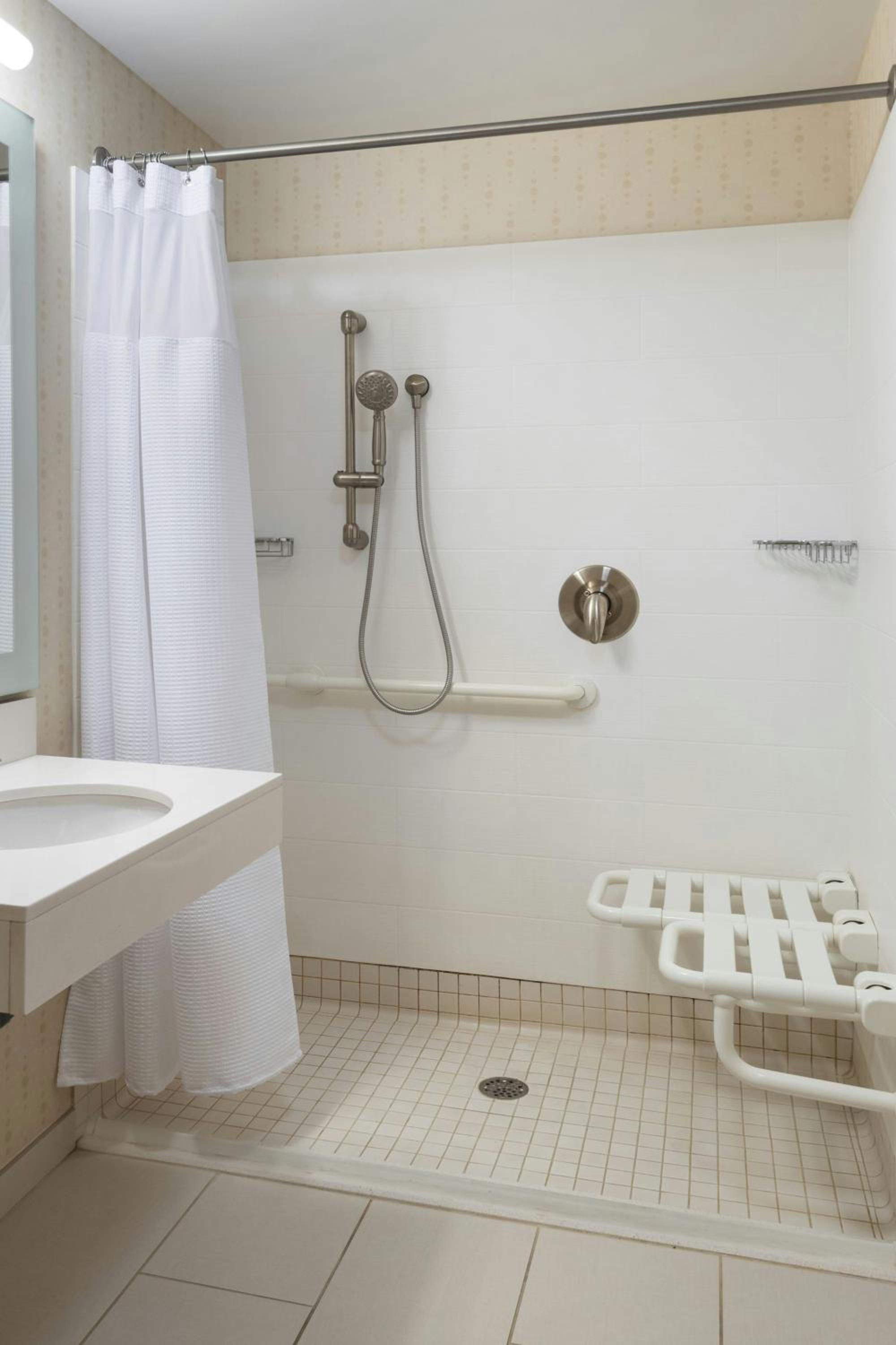 Executive King Suite with Roll-In Shower - Mobility Accesible - Photo 6