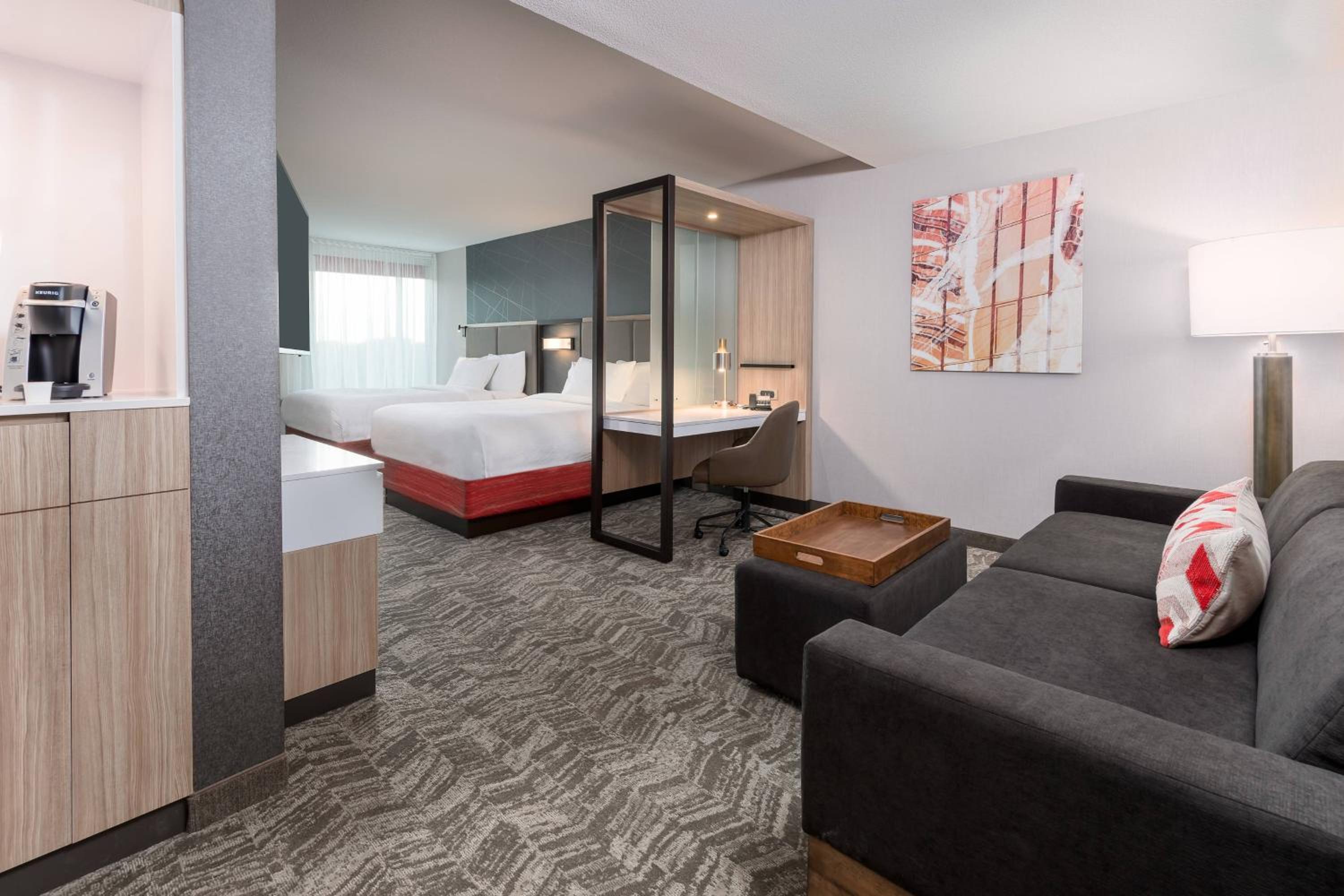 Queen Suite with Tub - Mobility Accessible - Photo 2