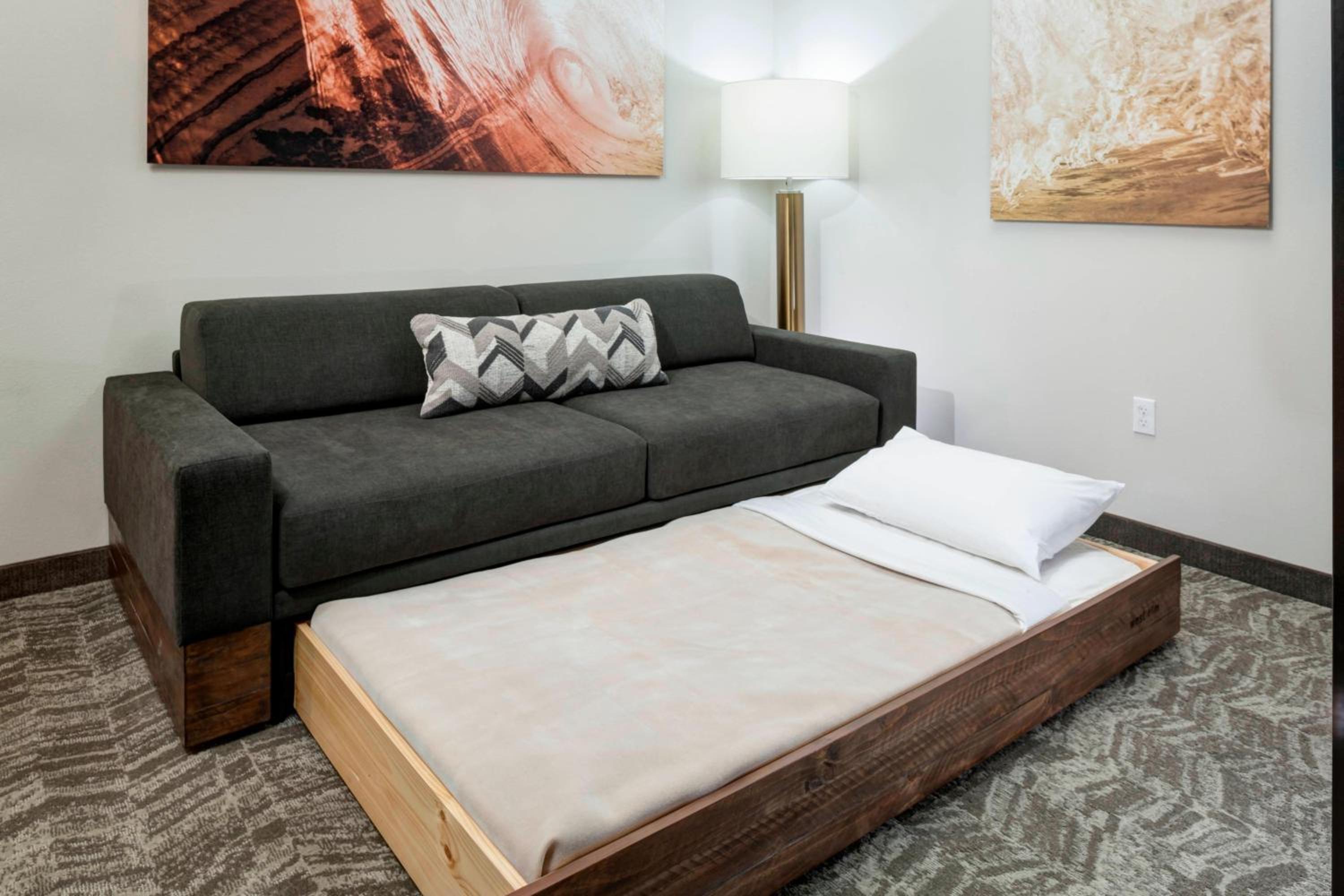 Two Queen Suite with Sofa Bed and Adapted Tub - Mobility and Hearing Accessible photo 3