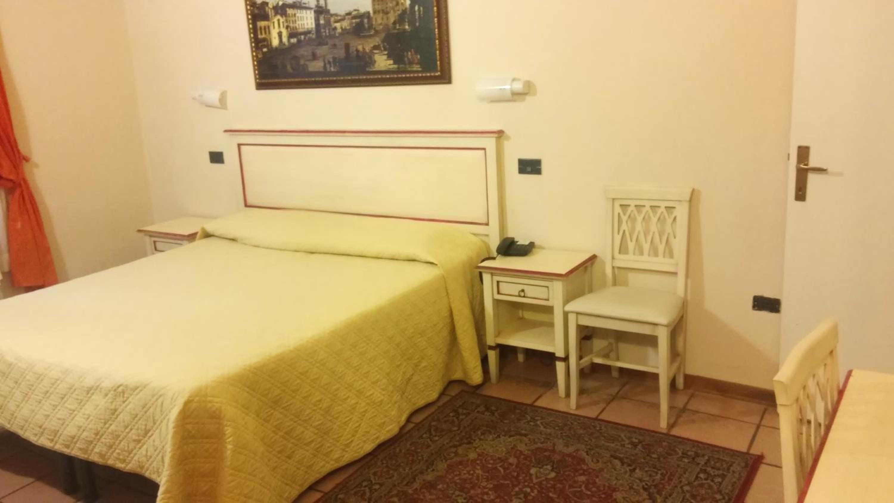 Economy Double Room photo 3