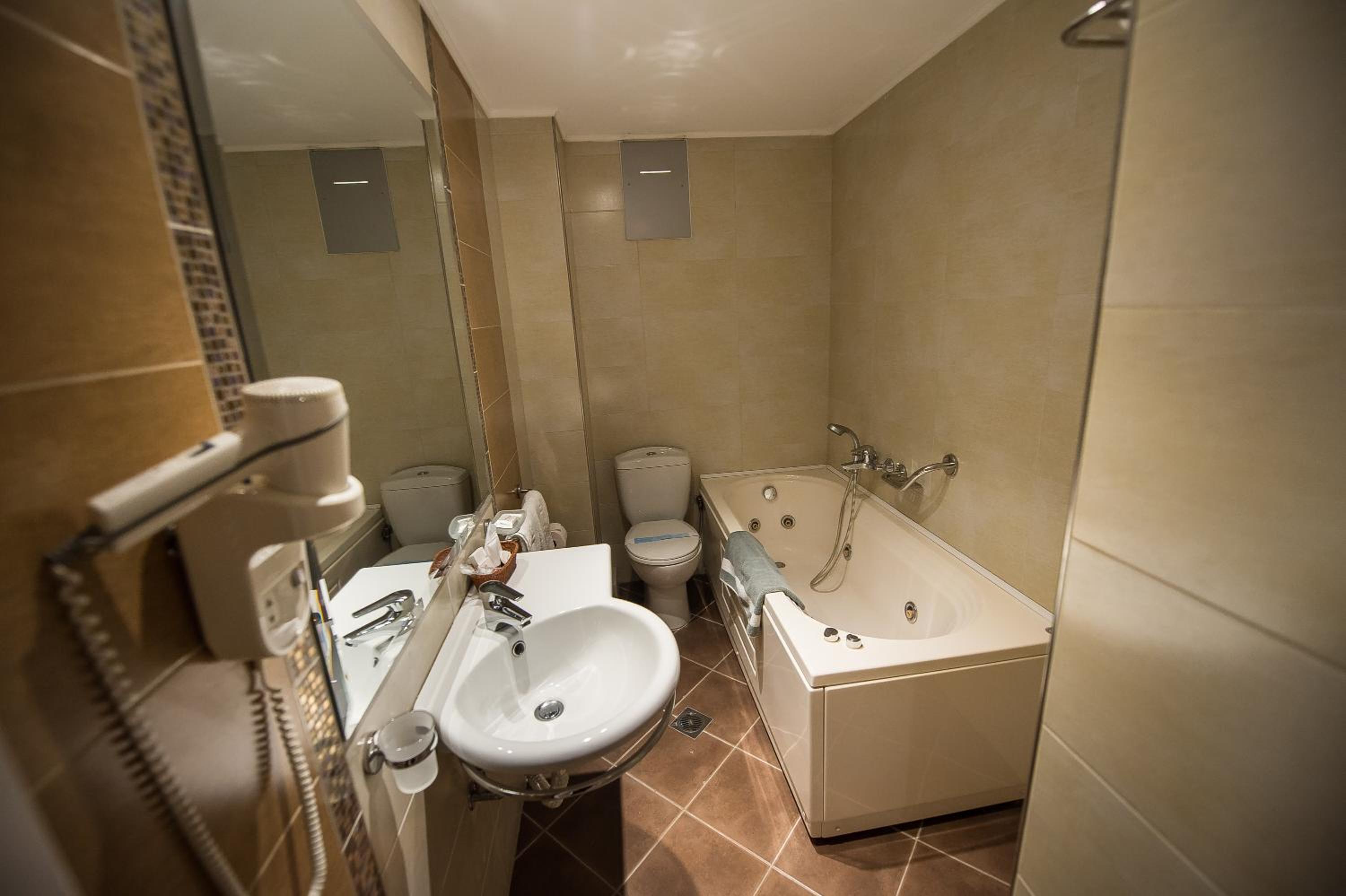 King Room with Spa Bath photo 3