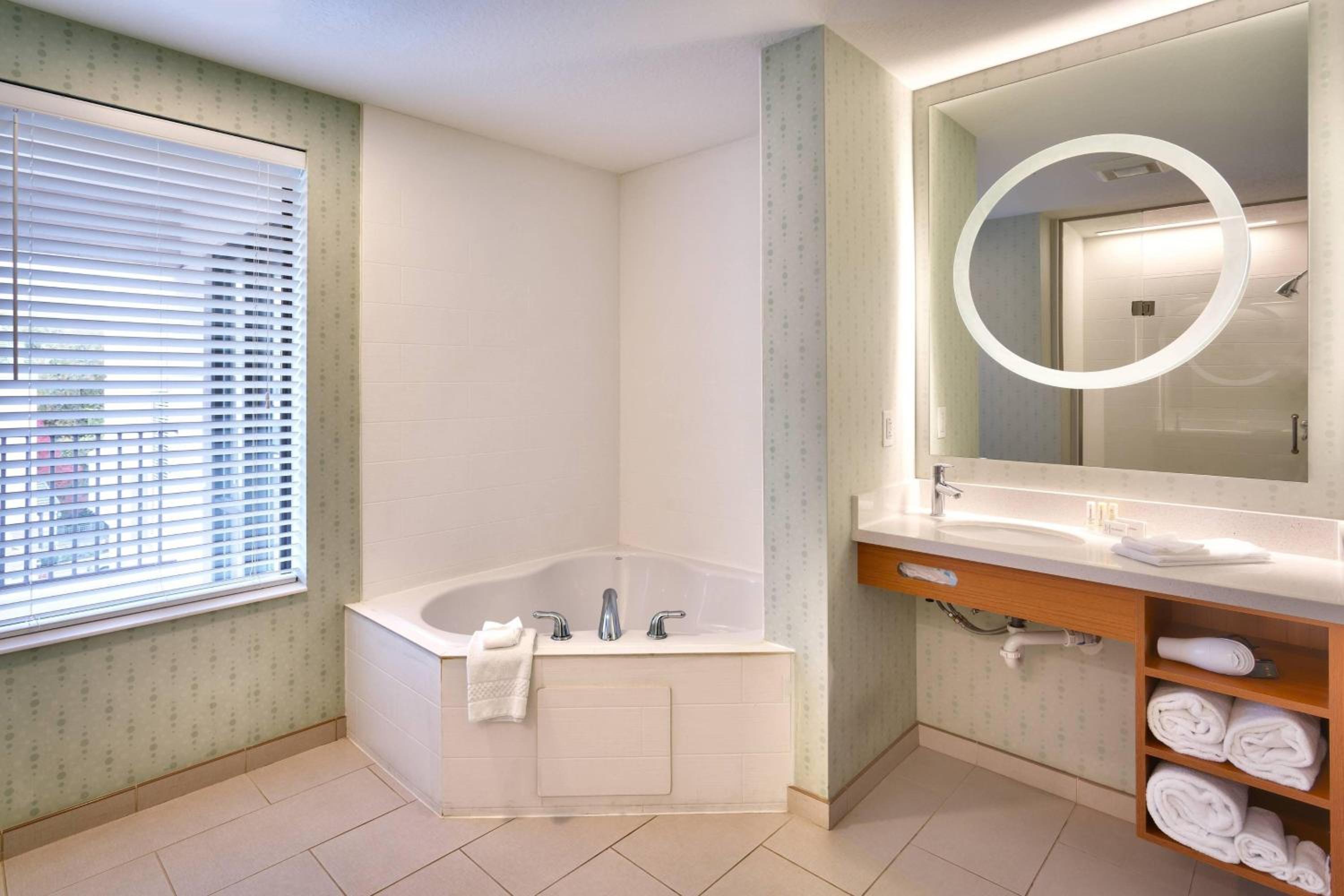 One-Bedroom King Suite with Sofa Bed and Trundle Sofa - Photo 1