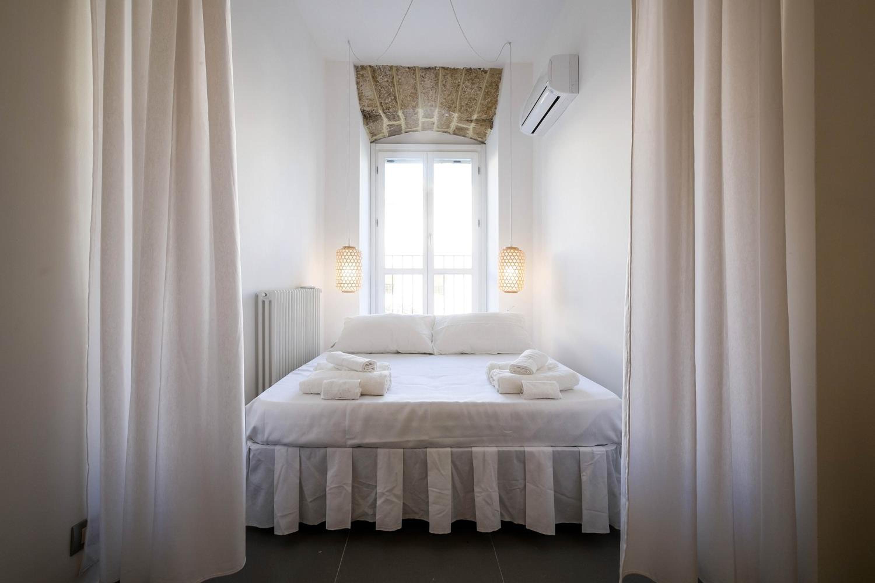 Two-Bedroom Apartment - Photo 7