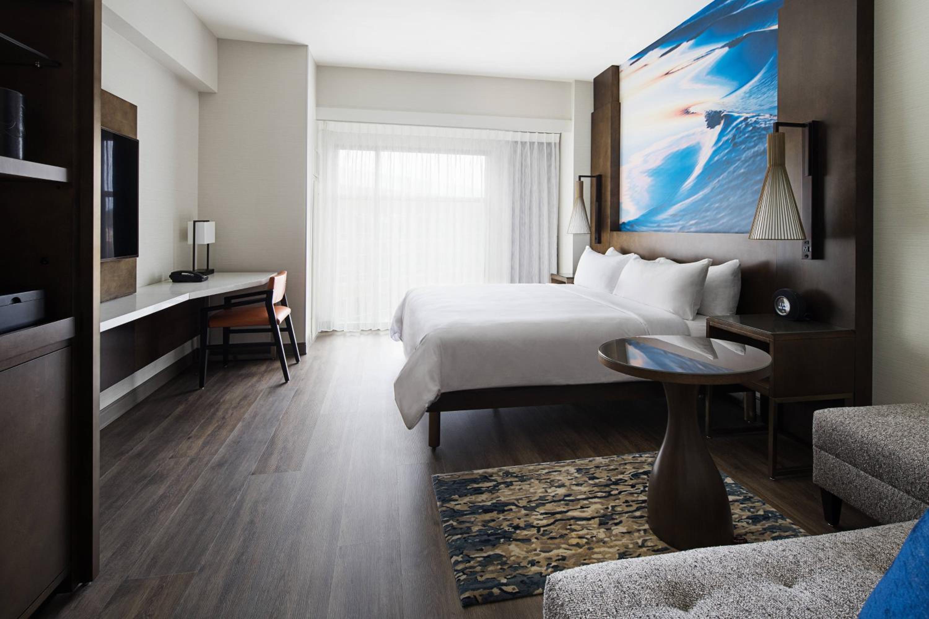 Deluxe King Room - Photo 2