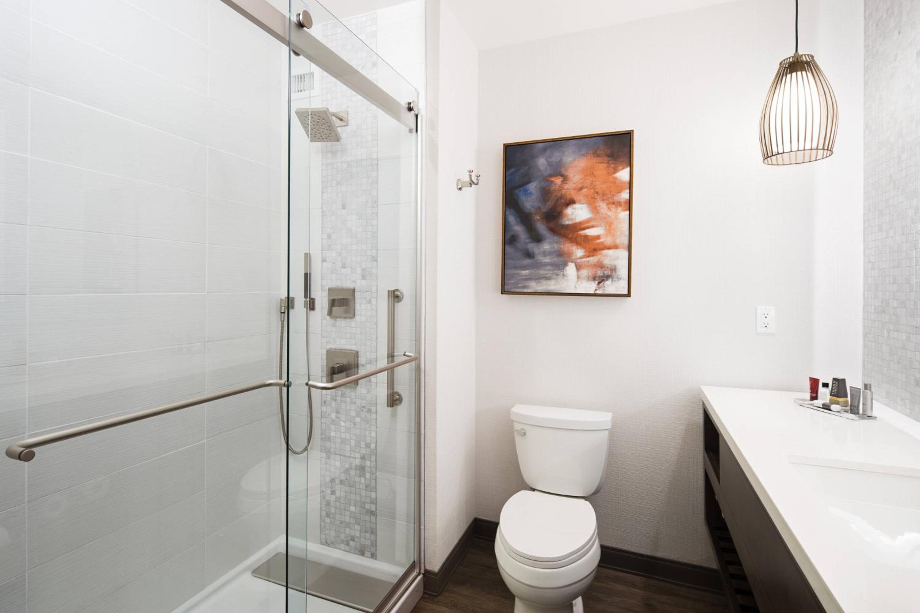 Deluxe King Room - Photo 6