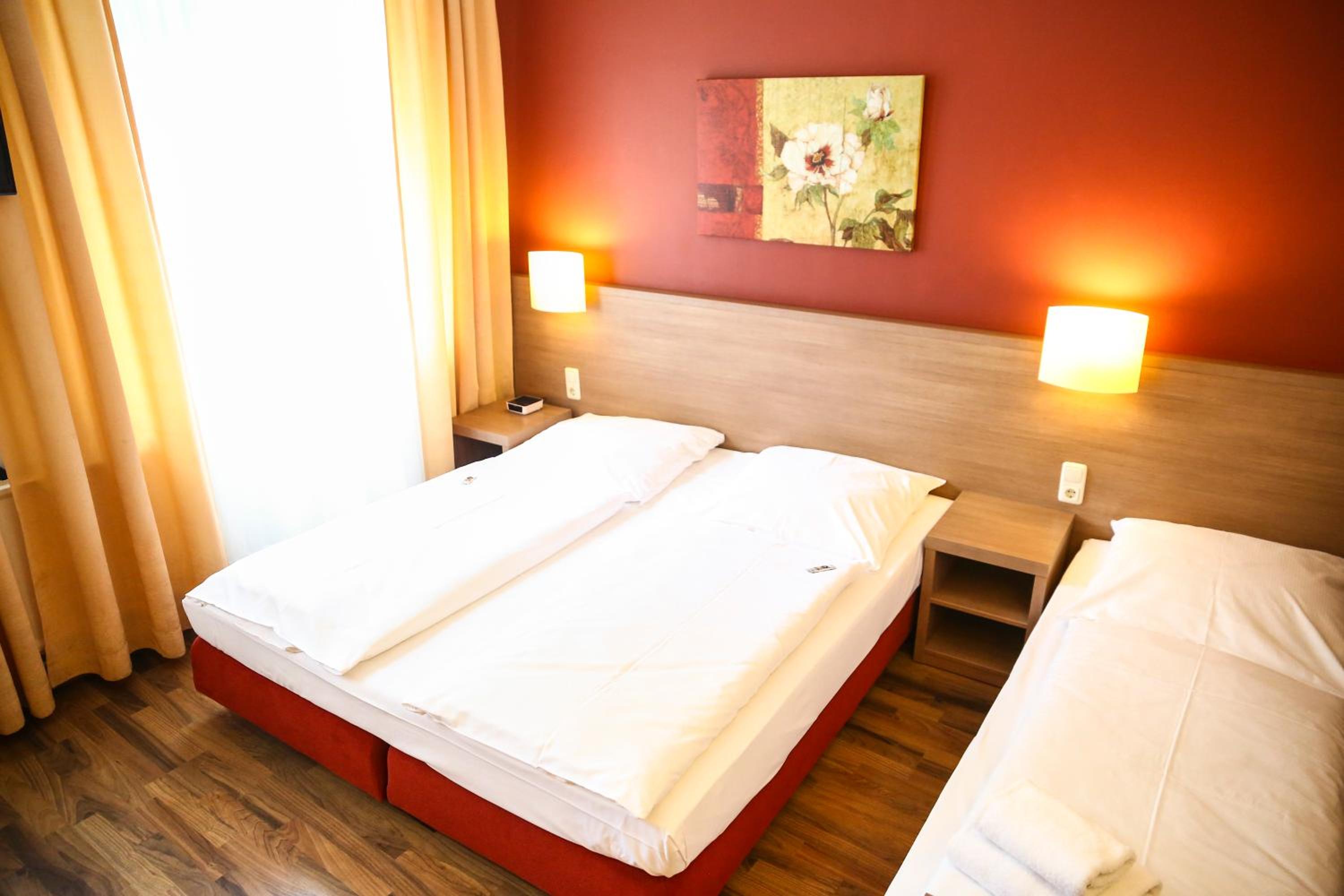Triple Room - Photo 1