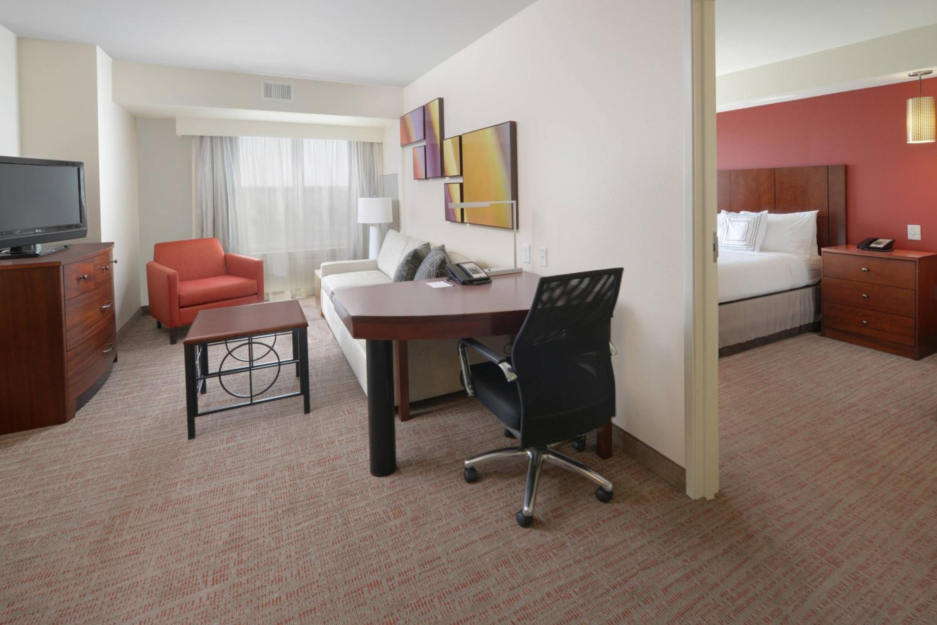 Two-Bedroom Suite with Adapted Tub - Mobility and Hearing Accessible photo 2