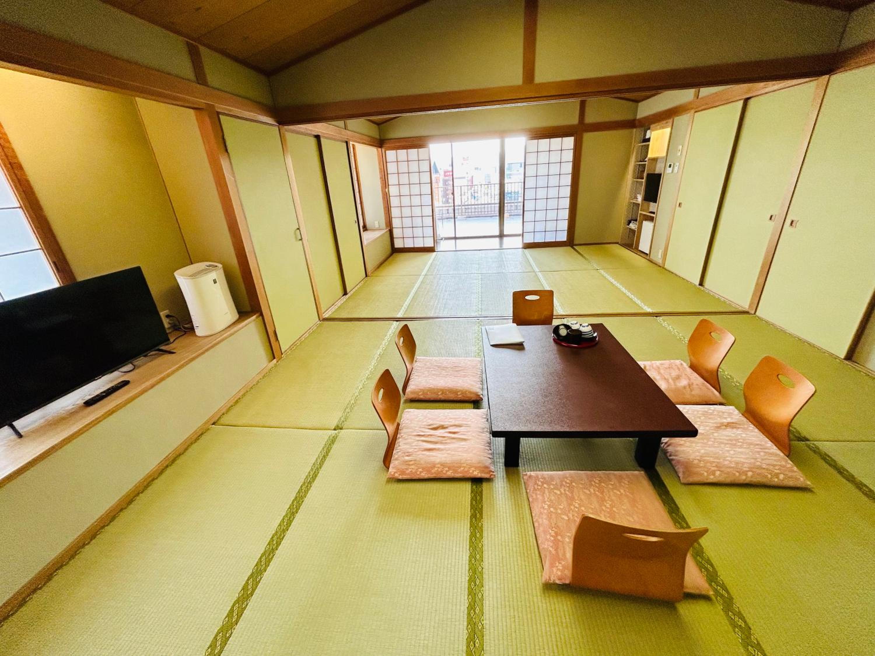 Deluxe Family Room