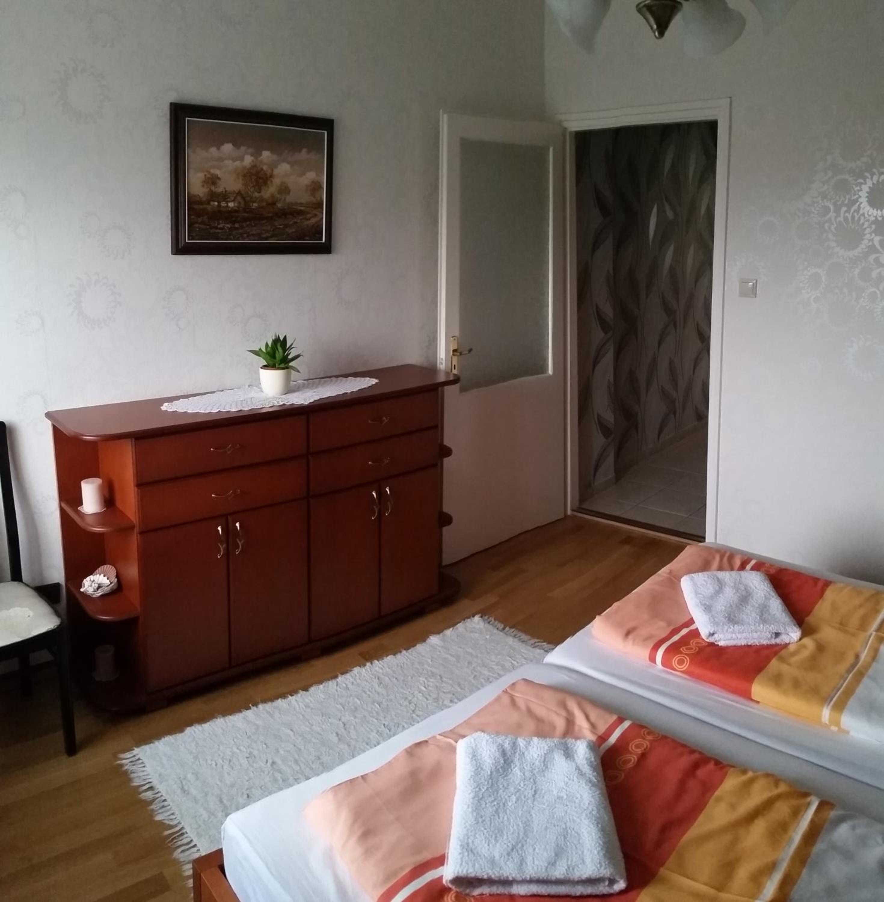 Apartment photo 2