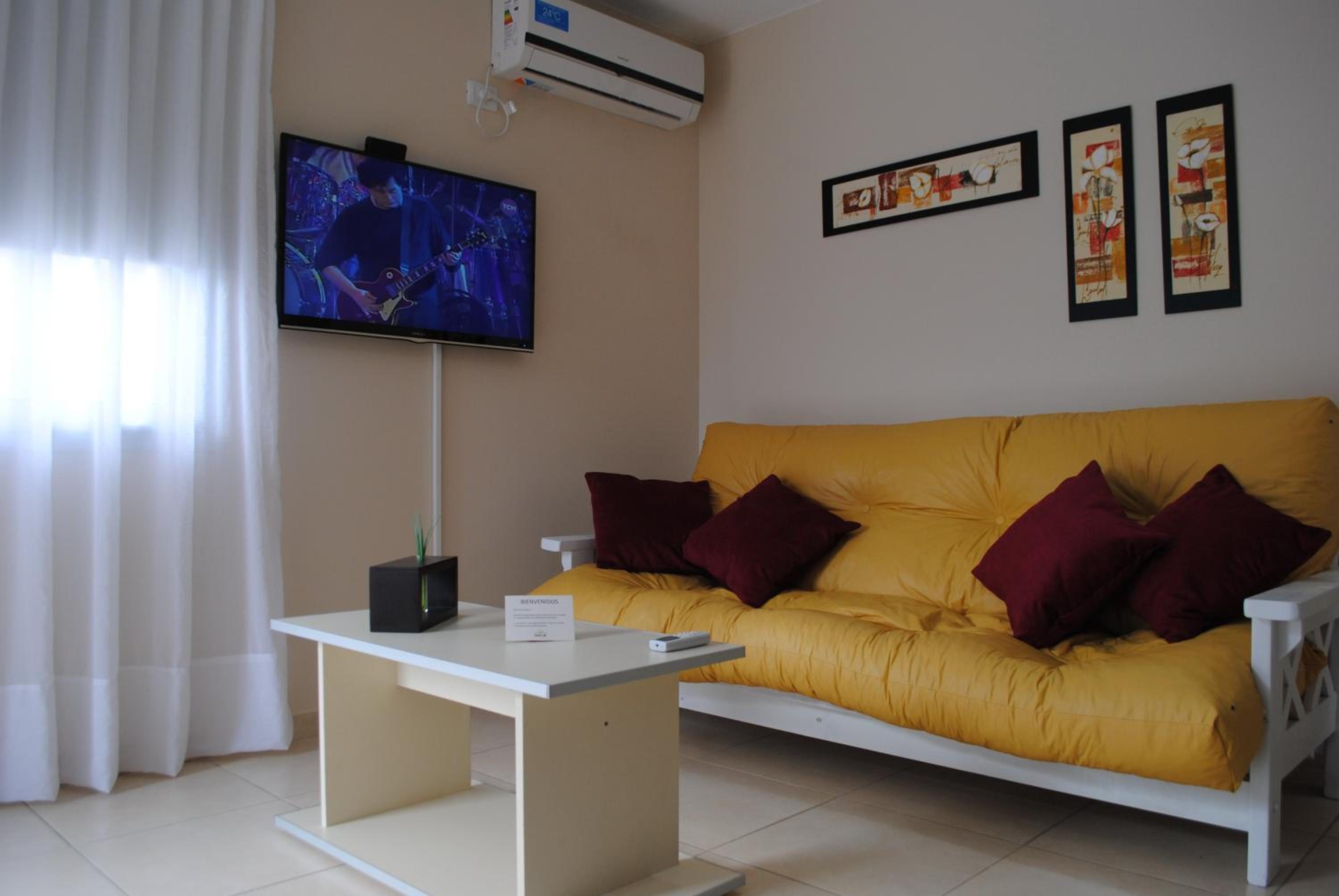 One-Bedroom Apartment photo 1